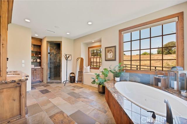 Murrieta, California, 92562, United States, 5 Bedrooms Bedrooms, ,6 BathroomsBathrooms,Residential,For Sale,1908837