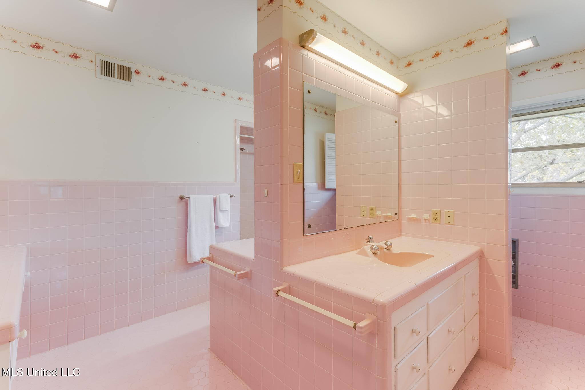 Long Beach, Mississippi, 39560, United States, 5 Bedrooms Bedrooms, ,4 BathroomsBathrooms,Residential,For Sale,1939347