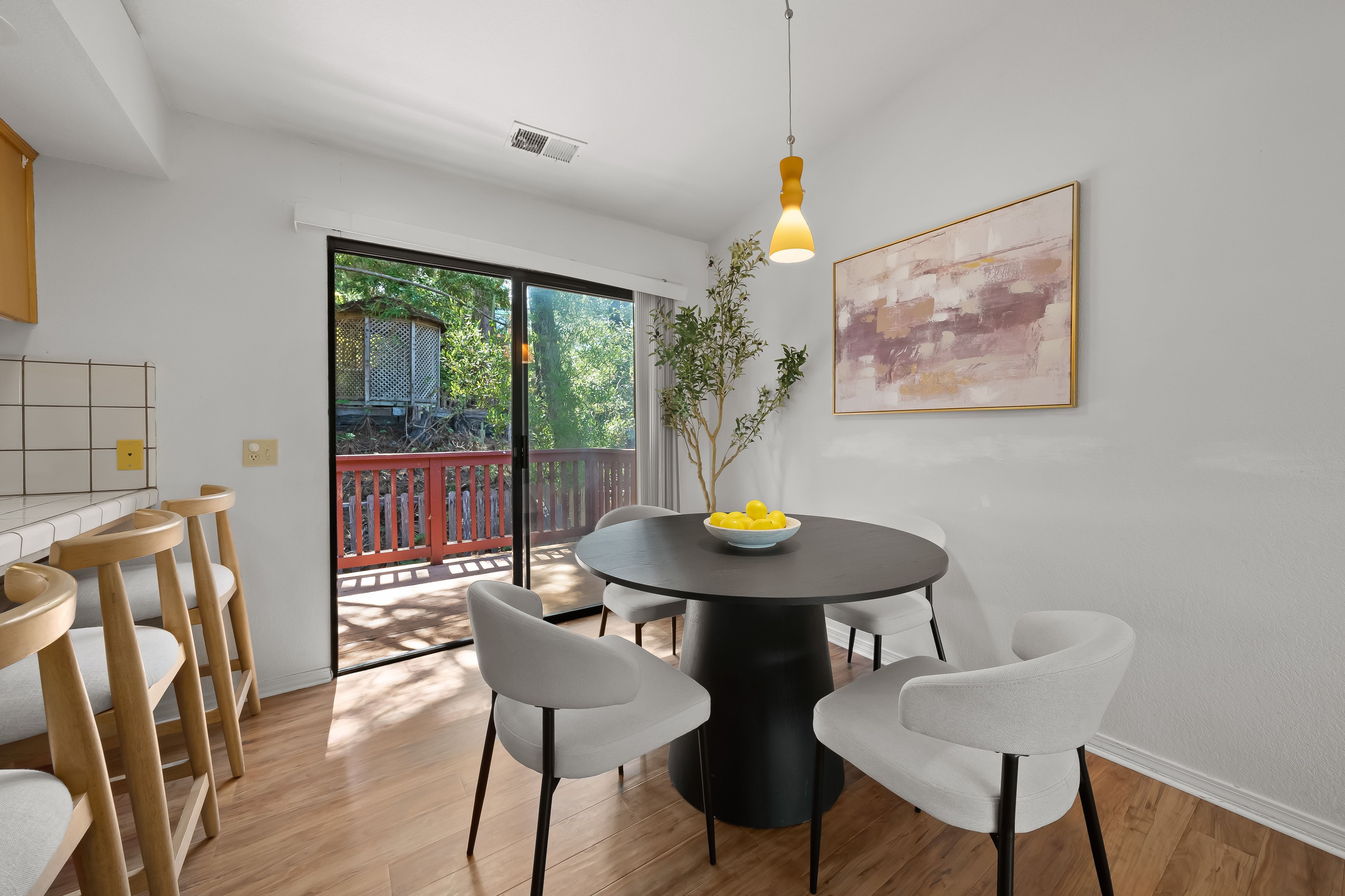  Inviting Lodge Hill Residence Embracing Light, Views, and Nature - 物件實景
