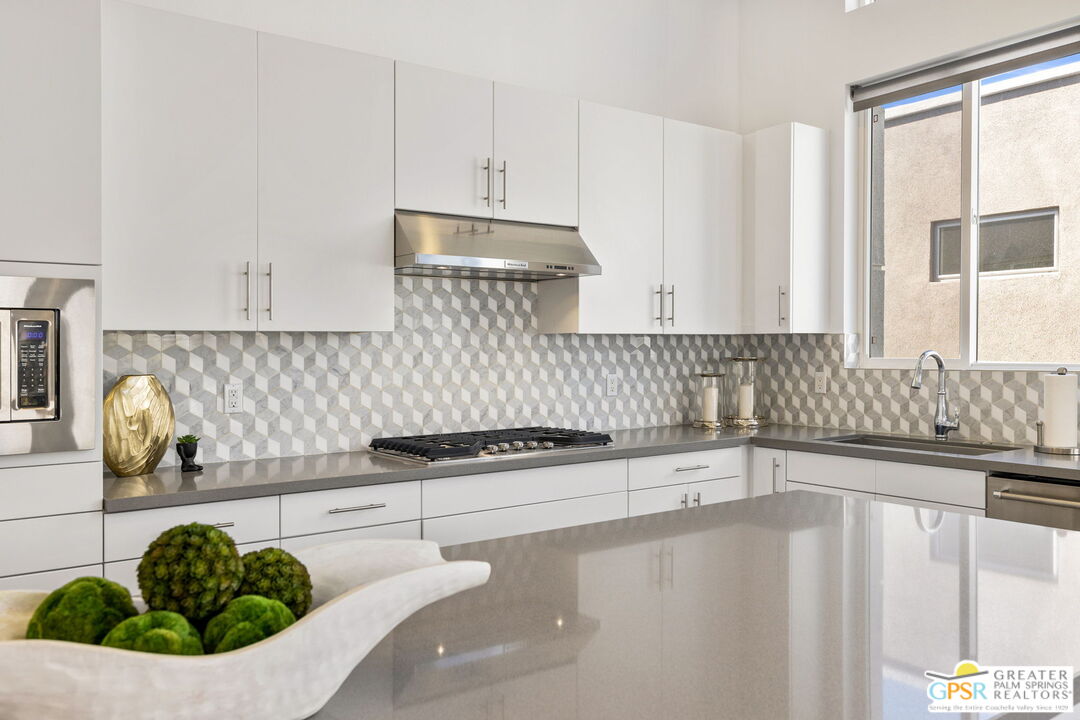 Palm Springs, California, 92262, United States, 3 Bedrooms Bedrooms, ,3 BathroomsBathrooms,Residential,For Sale,1927236