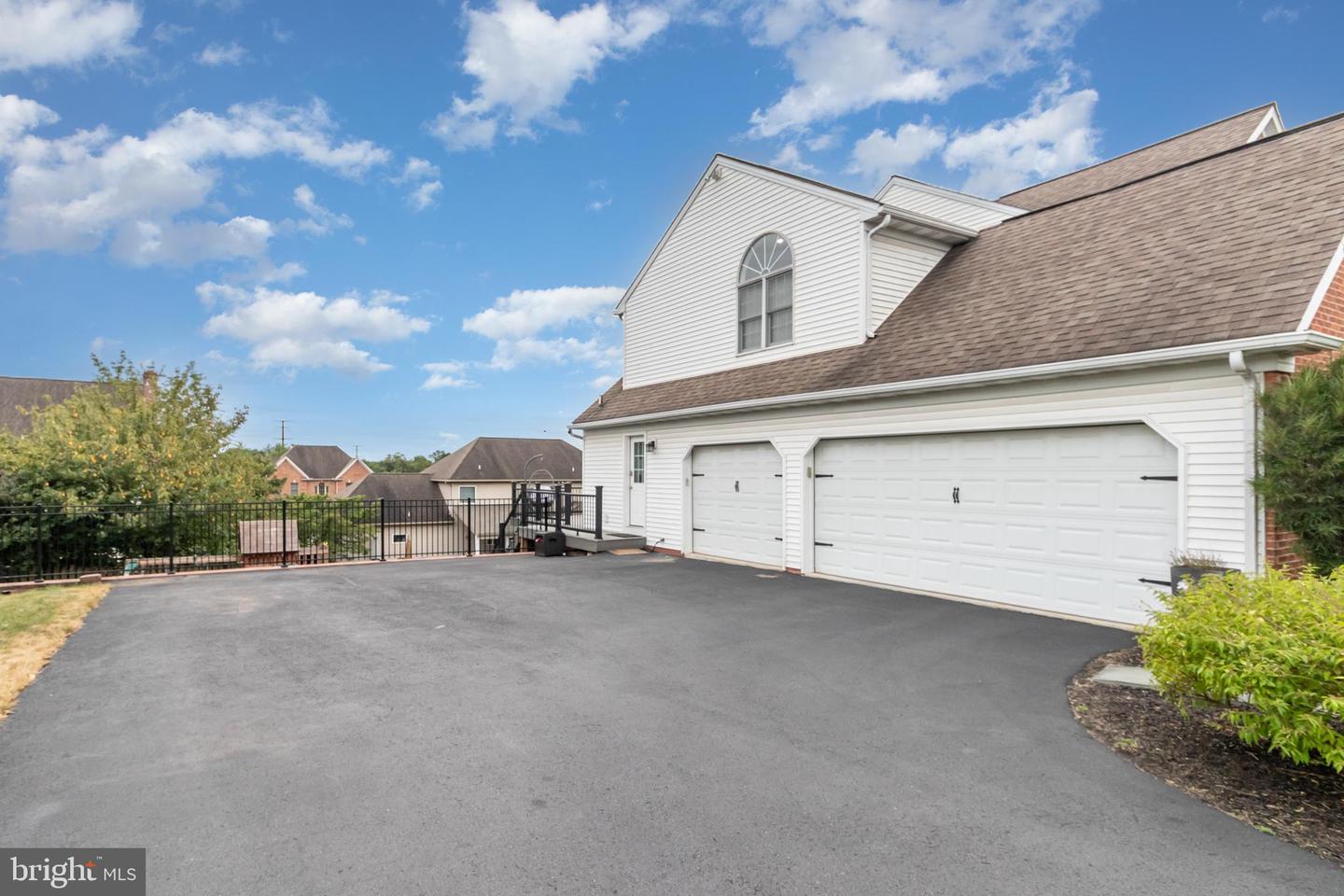 Mechanicsburg, Pennsylvania, 17050, United States, 5 Bedrooms Bedrooms, ,4 BathroomsBathrooms,Residential,For Sale,1926298