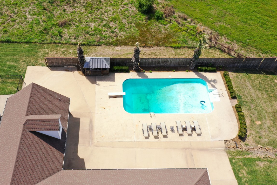 Bloomburg, Texas, 75556, United States, 4 Bedrooms Bedrooms, ,2 BathroomsBathrooms,Residential,For Sale,1789211