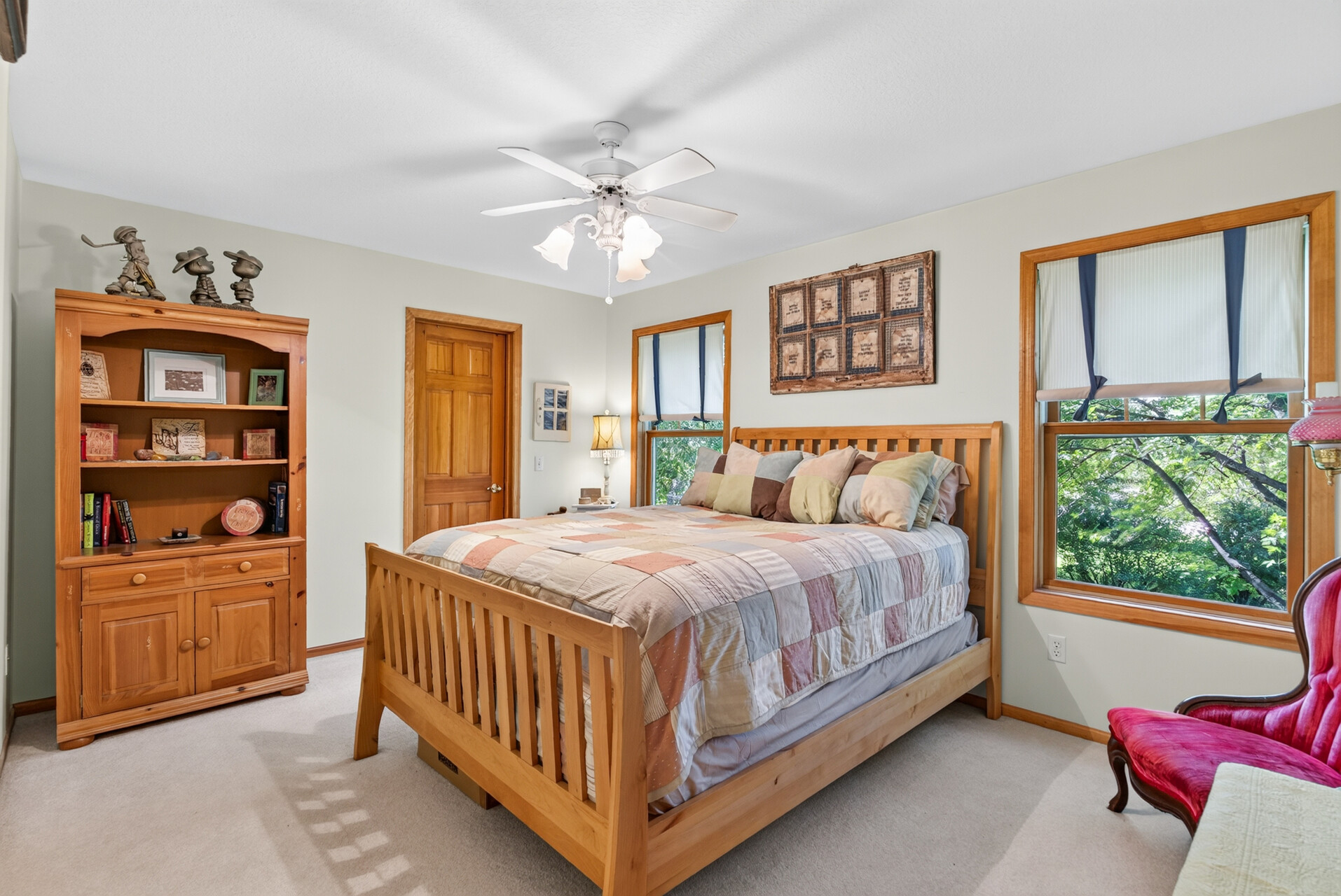  Elegant Fox Ridge Retreat with Exceptional Entertaining Spaces - 物件實景
