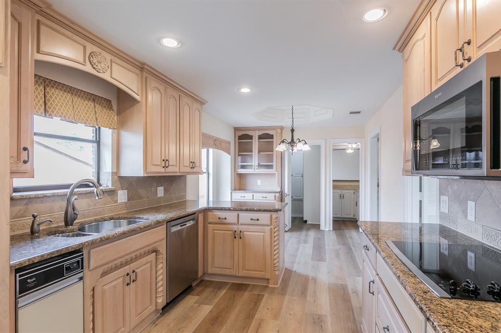 Bedford, Texas, 76021, United States, 3 Bedrooms Bedrooms, ,2 BathroomsBathrooms,Residential,For Sale,1942706