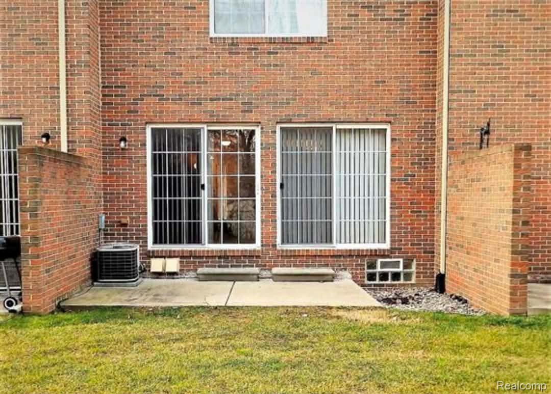 Newport Way, Livonia, MI 48150 #1