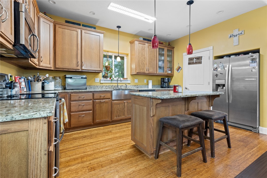 Dogpatch, Arkansas, 72648, United States, 3 Bedrooms Bedrooms, ,3 BathroomsBathrooms,Residential,For Sale,1958320