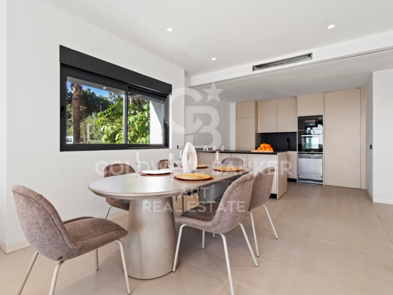 Estepona, Andalusia, ES, 4 Bedrooms Bedrooms, ,4 BathroomsBathrooms,Residential,For Sale,1744827