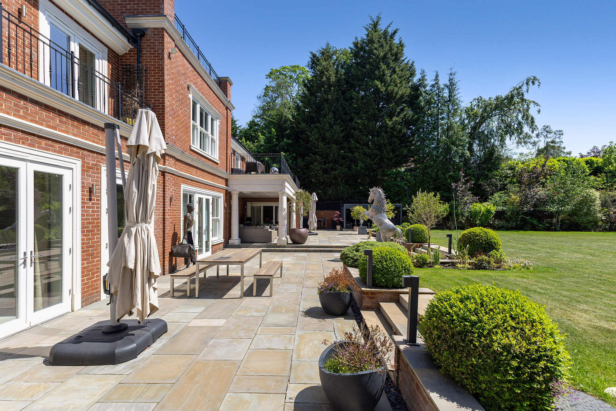  A Magnificent Contemporary Mansion in Ascot - 物件實景