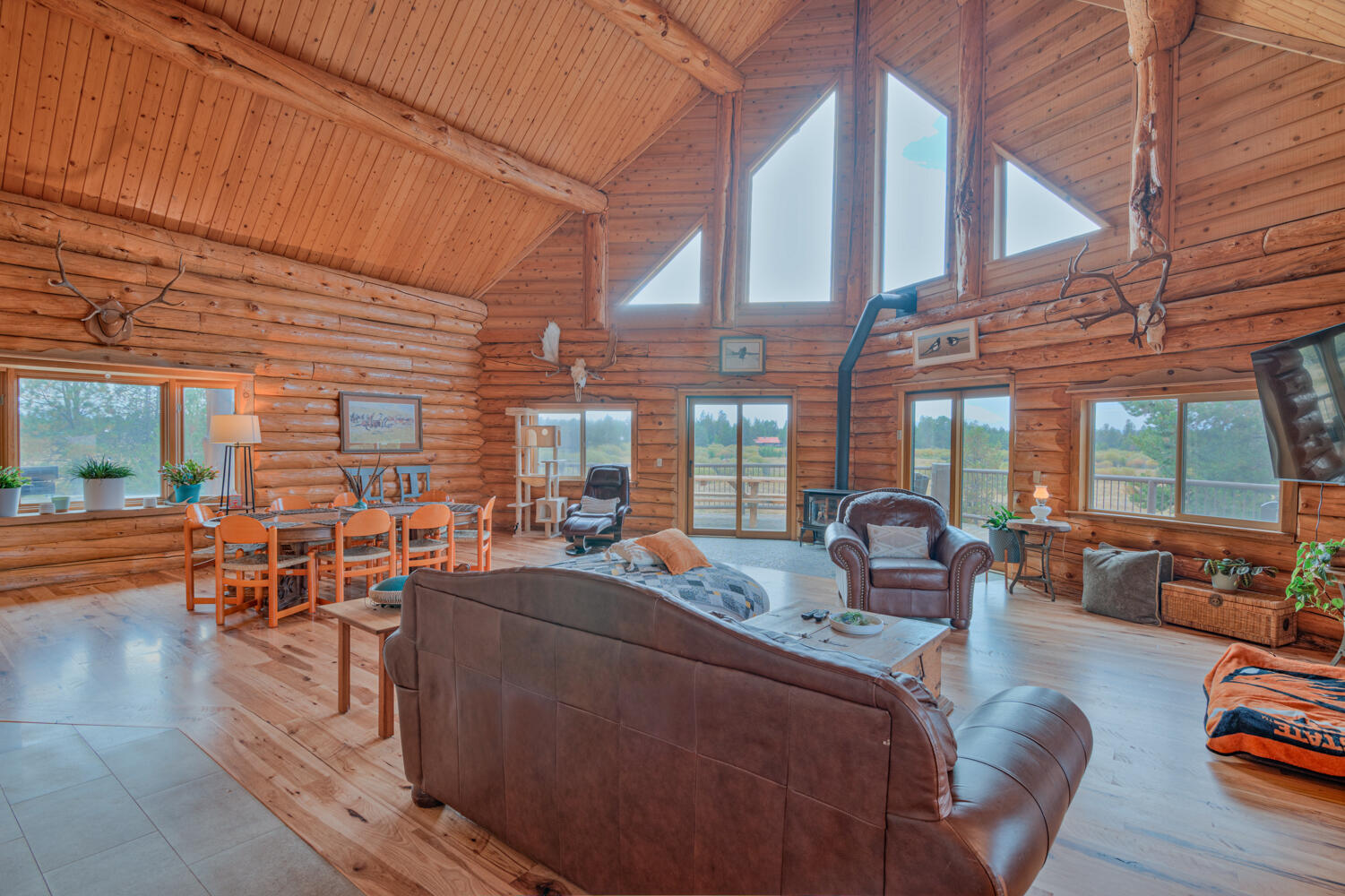 La Pine, Oregon, 97739, United States, 3 Bedrooms Bedrooms, ,2 BathroomsBathrooms,Residential,For Sale,1976945