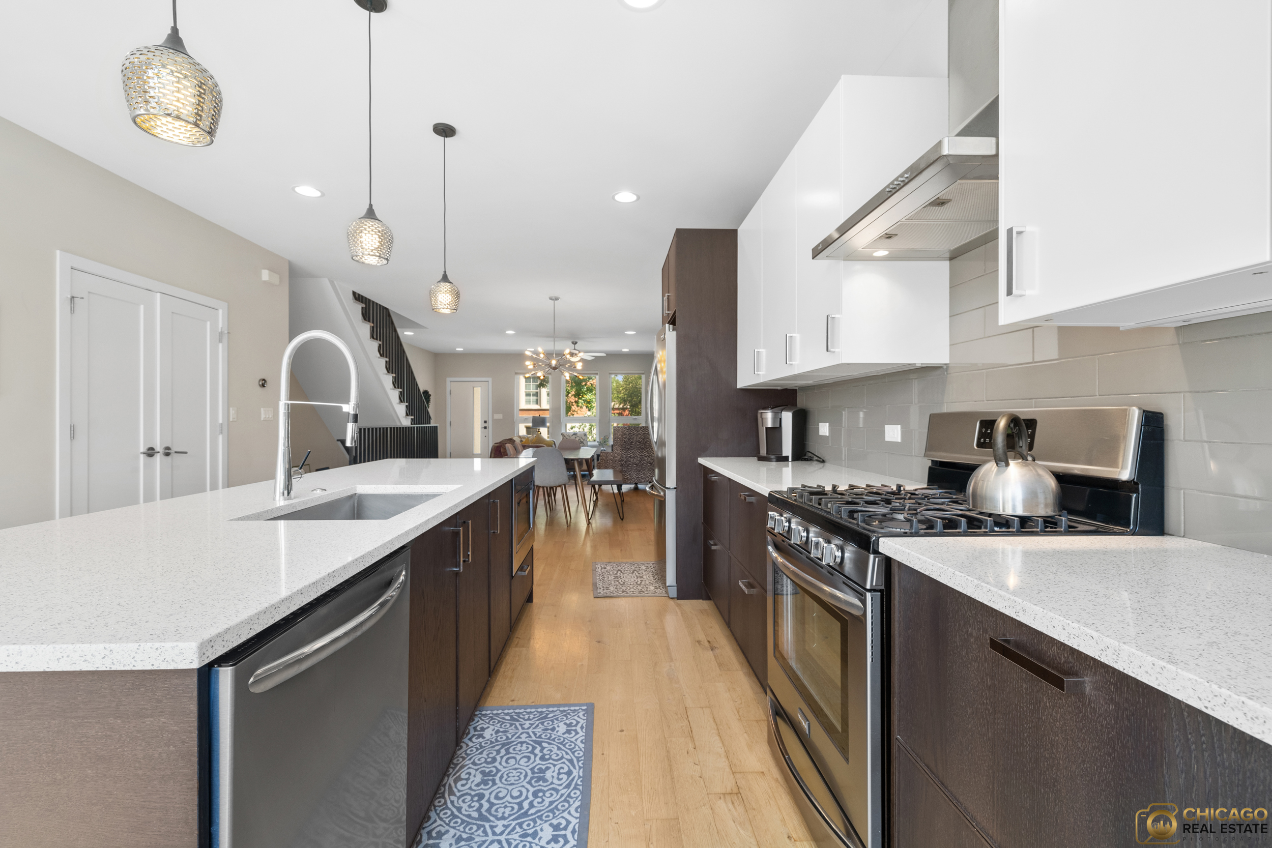 Chicago, Illinois, 60608, United States, 4 Bedrooms Bedrooms, ,4 BathroomsBathrooms,Residential,For Sale,1914075