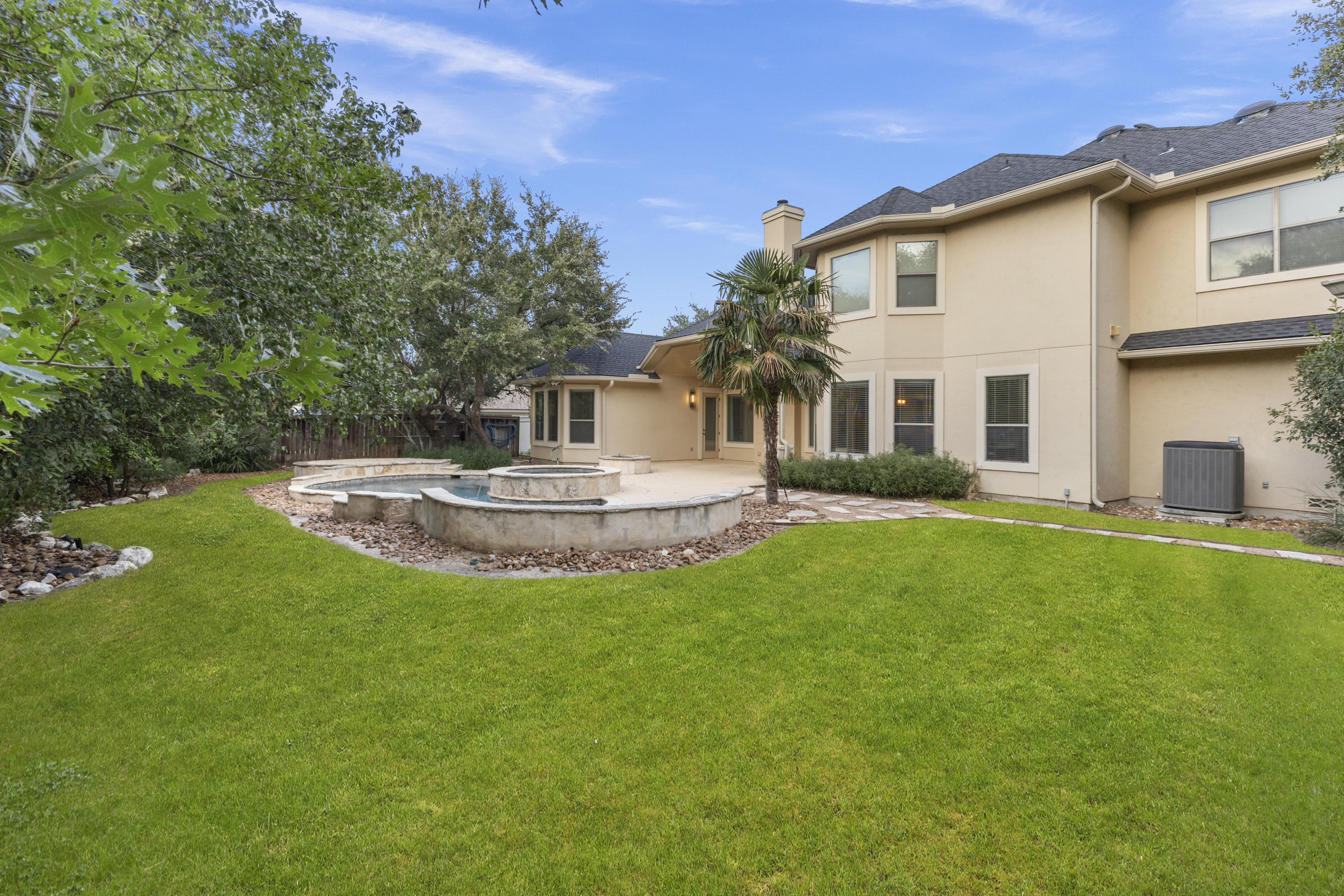  Private 5 Bedroom Oasis with Pool  Heights of Stone Oak - 物件實景