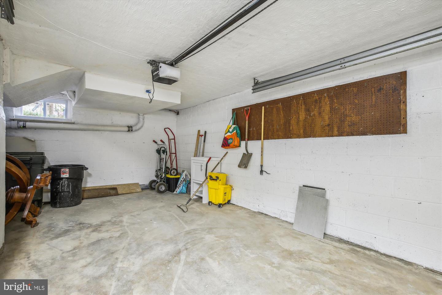 3300 18th Pl Se, WASHINGTON, District Of Columbia, 20020, United States, 5 Bedrooms Bedrooms, ,3 BathroomsBathrooms,Residential,For Sale,3300 18th Pl Se,1431167