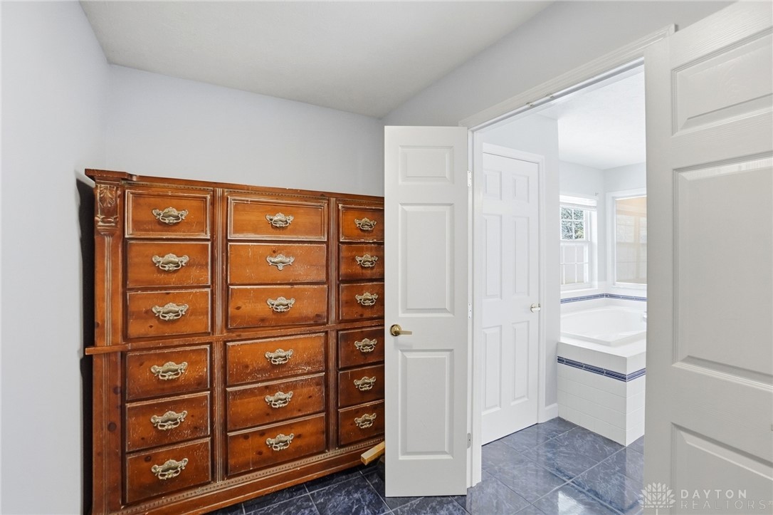 Washington Twp, Ohio, 45458, United States, 4 Bedrooms Bedrooms, ,4 BathroomsBathrooms,Residential,For Sale,2003269