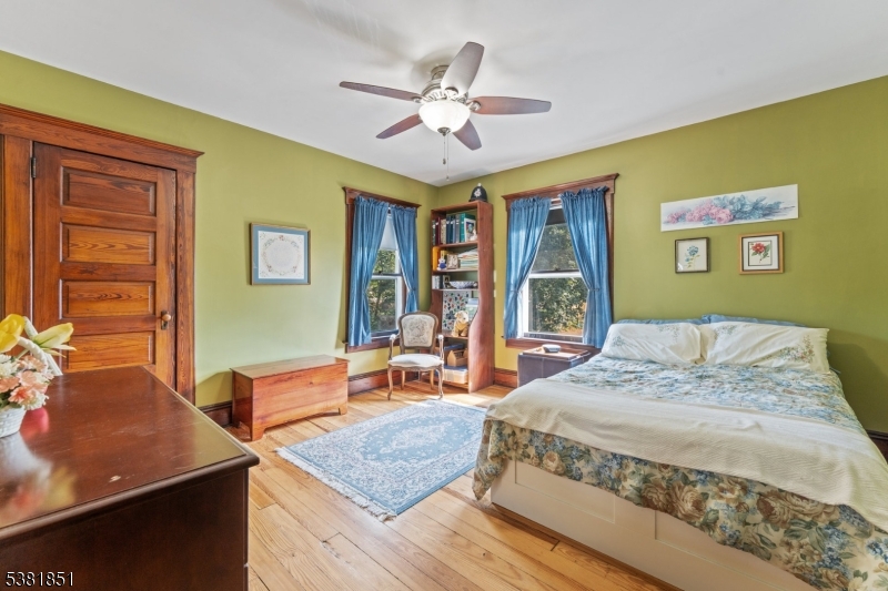 Bound Brook Boro, New Jersey, 08805, United States, 5 Bedrooms Bedrooms, ,3 BathroomsBathrooms,Residential,For Sale,1938545
