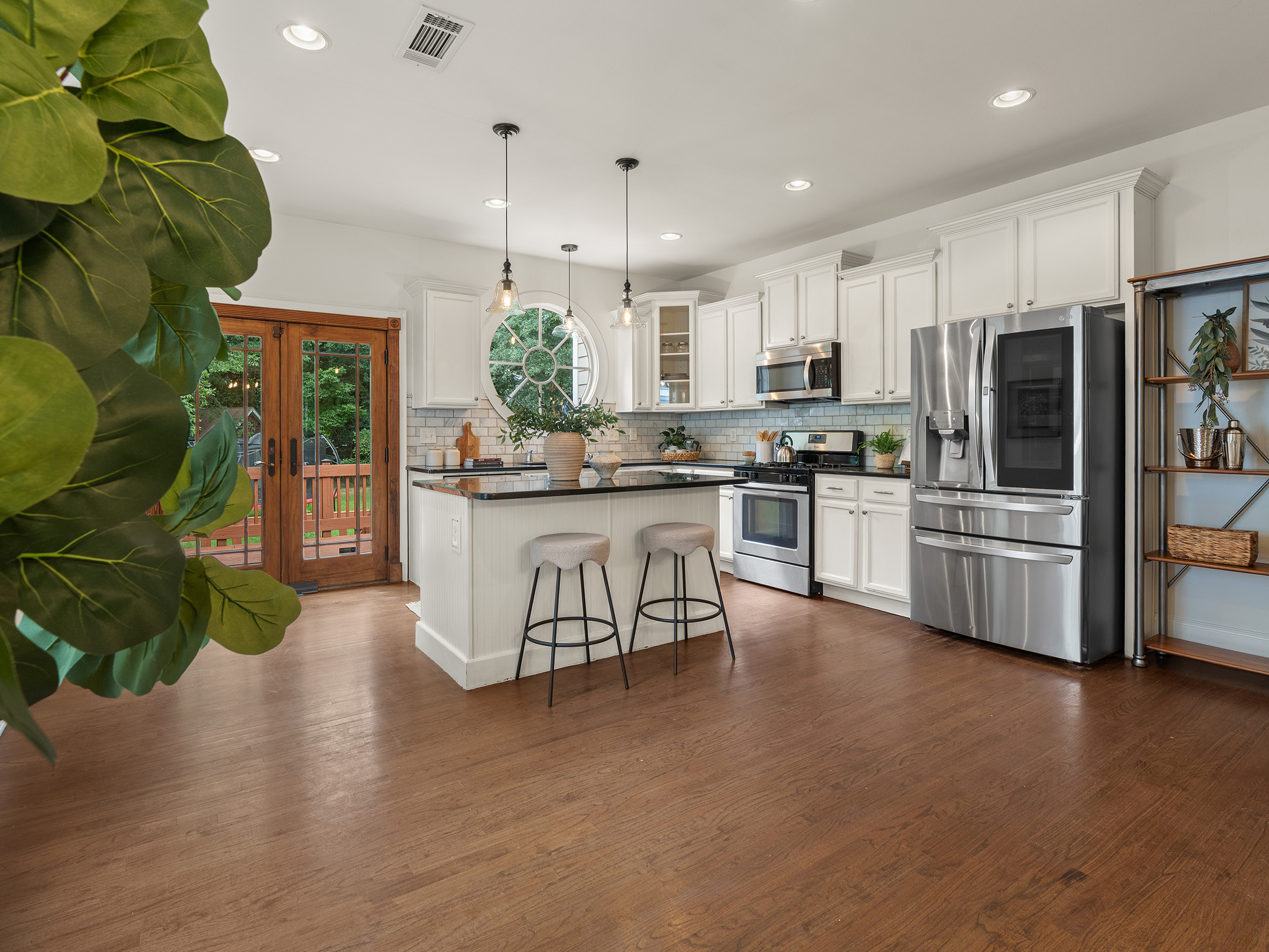  Thoughtfully Updated Oakhurst Bungalow - 物件實景