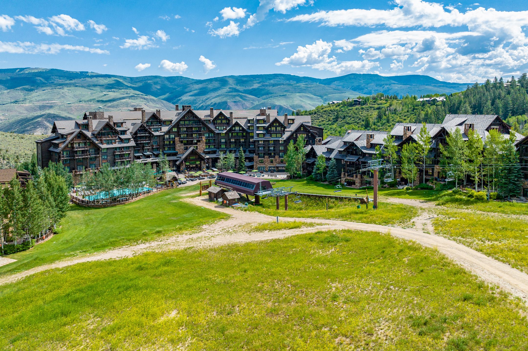  This Extraordinary Penthouse is a Legacy Mountain Residence - 物件實景