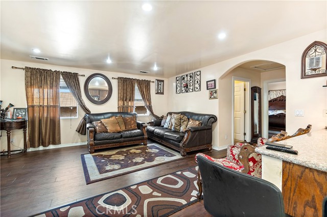 Los Angeles, California, 90022, United States, 5 Bedrooms Bedrooms, ,Residential,For Sale,1979575