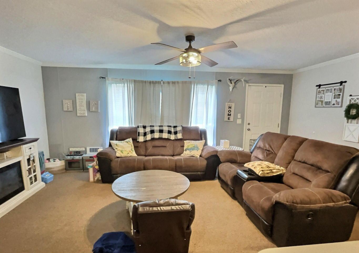 Palatka, Florida, 32177, United States, 4 Bedrooms Bedrooms, ,3 BathroomsBathrooms,Residential,For Sale,1898864