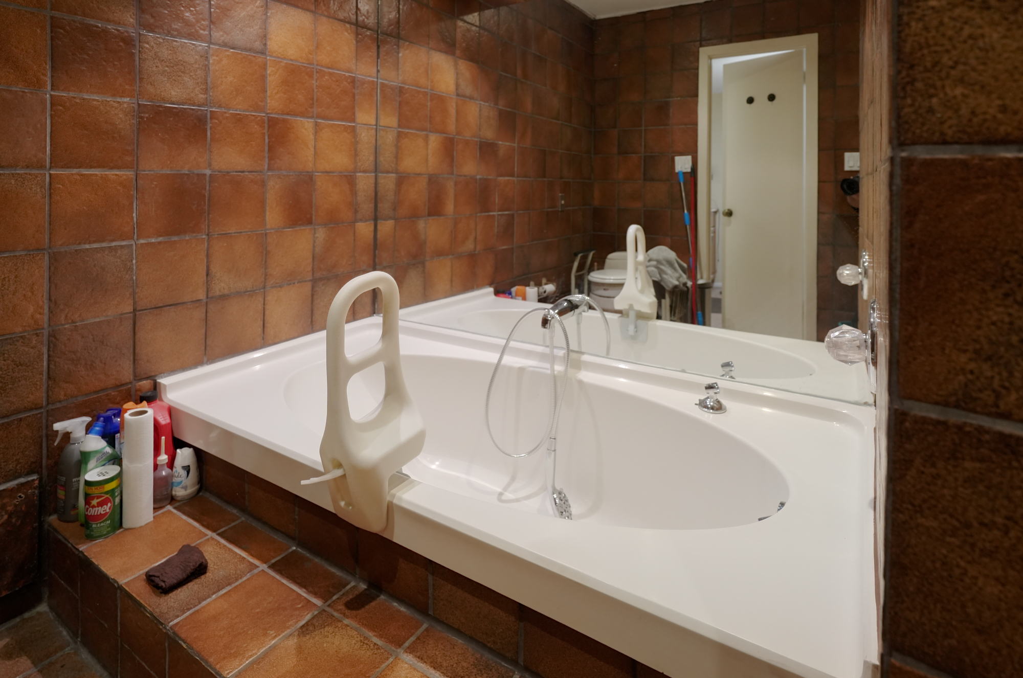 Secaucus, New Jersey, 07094, United States, 4 Bedrooms Bedrooms, ,3 BathroomsBathrooms,Residential,For Sale,1996656