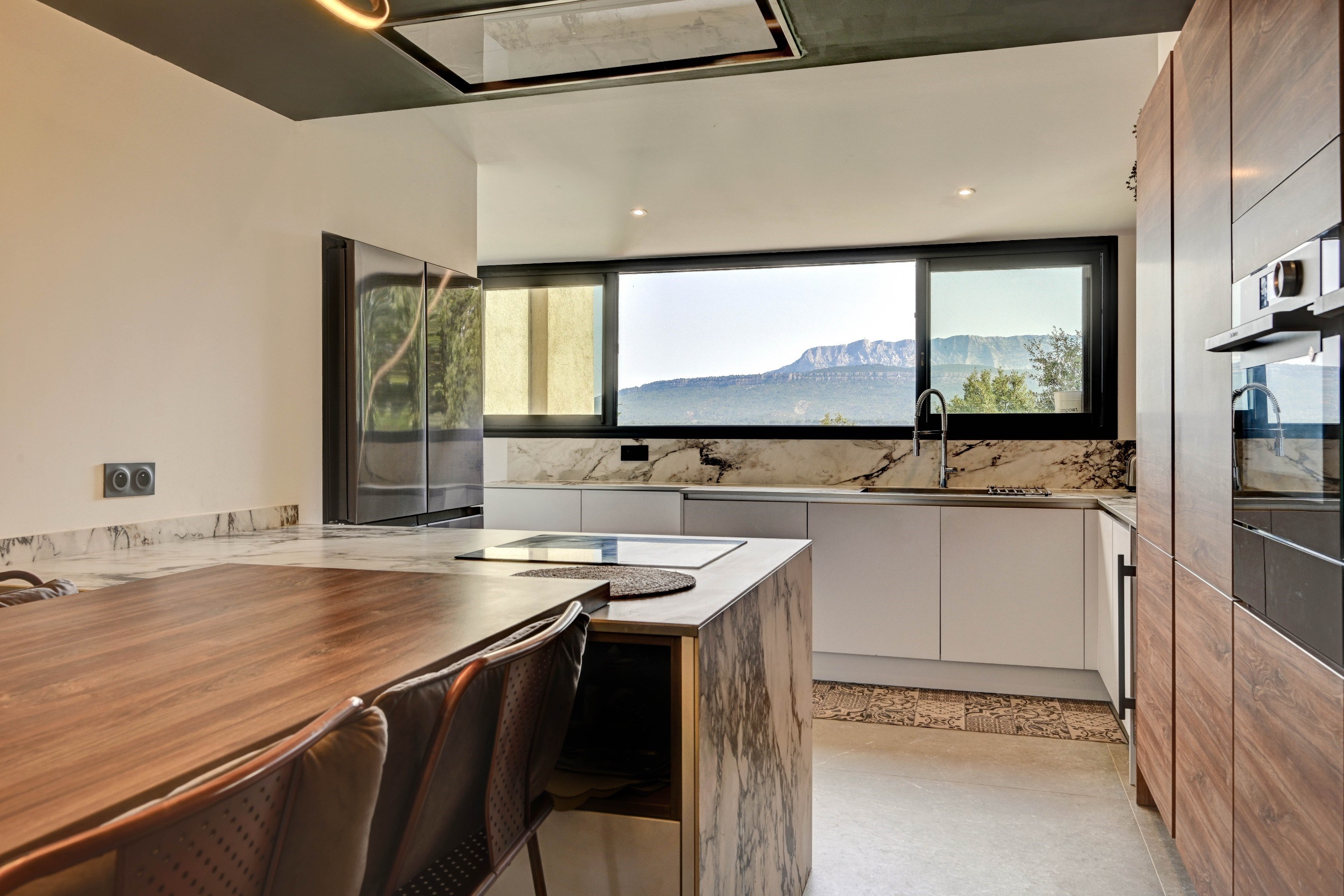  Exceptional Contemporary Proprety with view - 物件實景