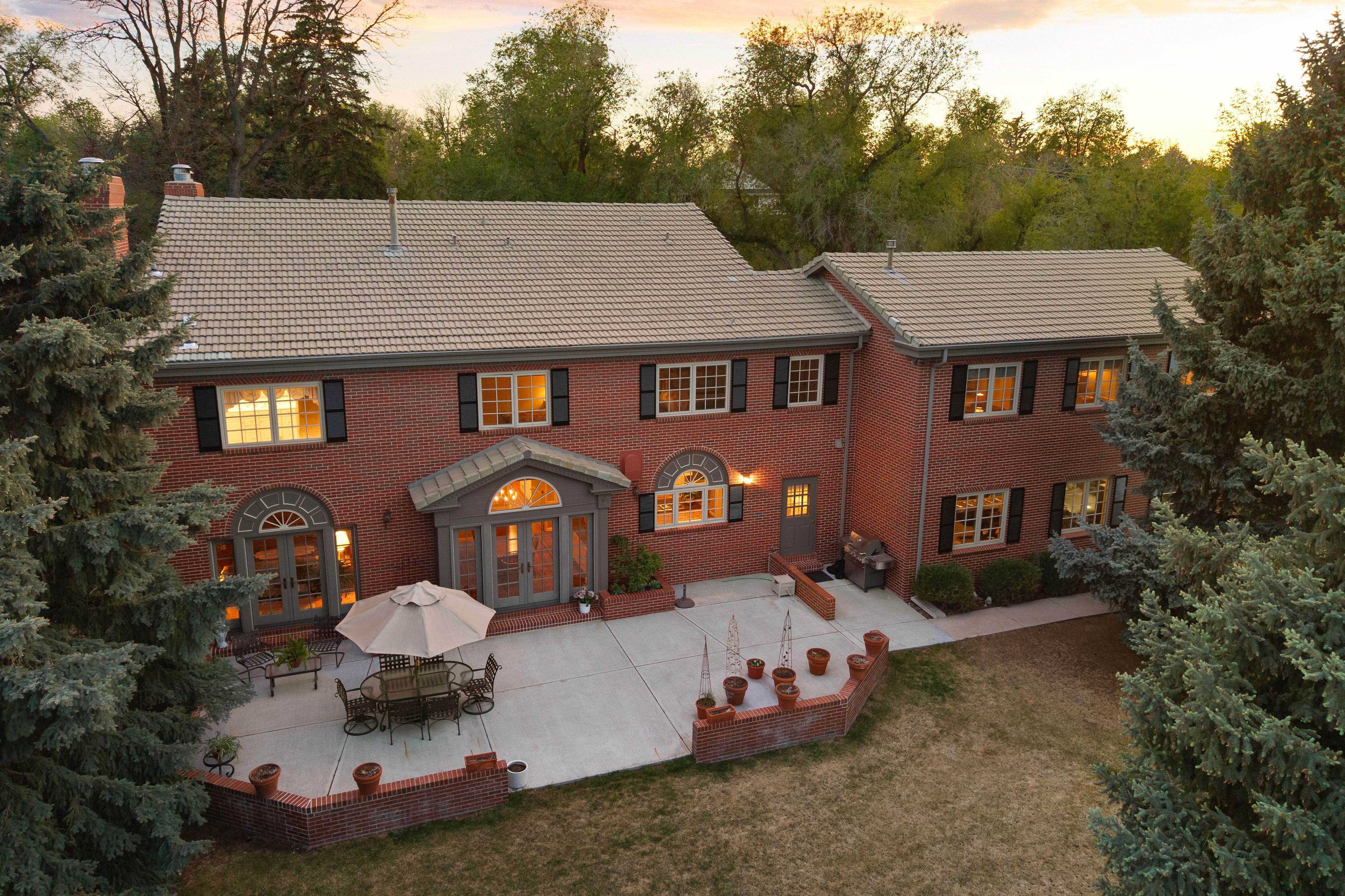  Exceptional Pennsylvania-Inspired Red Brick Colonial Revival - 物件實景