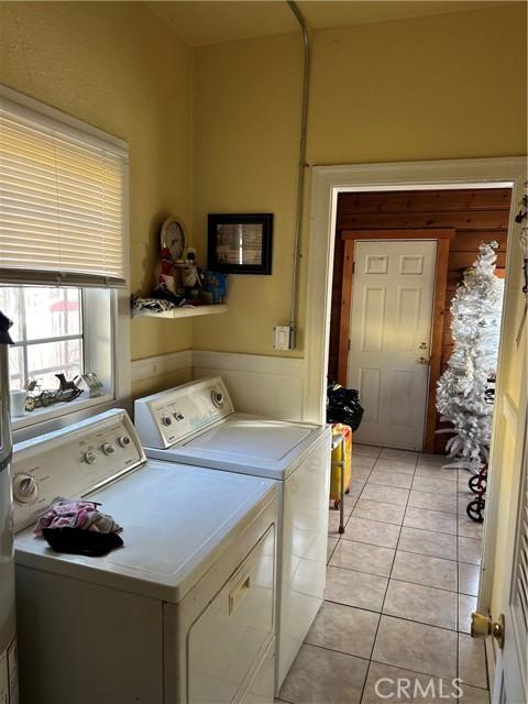 Los Angeles, California, 90001, United States, 2 Bedrooms Bedrooms, ,1 BathroomBathrooms,Residential,For Sale,1916355
