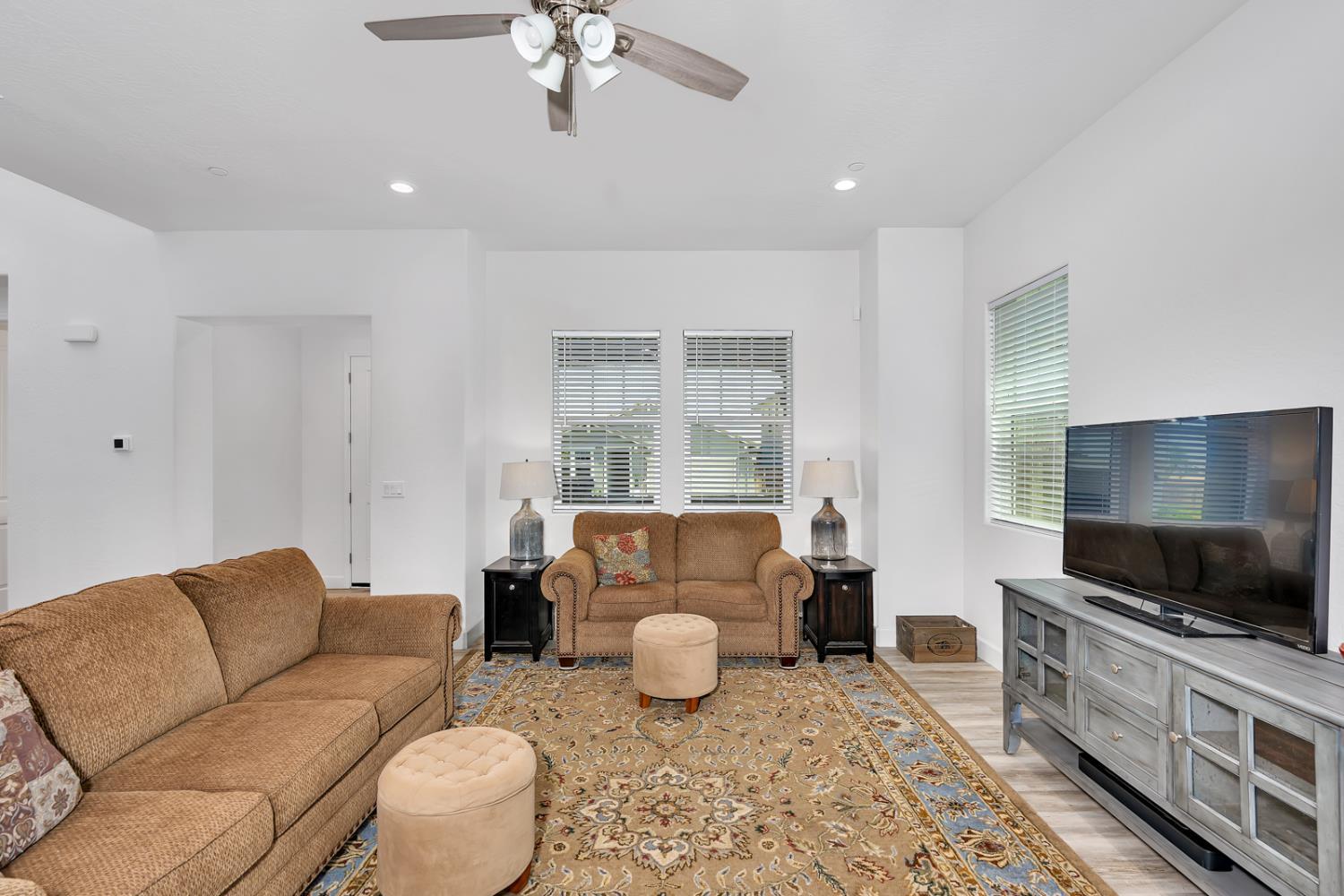 Madera, California, 93636, United States, 4 Bedrooms Bedrooms, ,4 BathroomsBathrooms,Residential,For Sale,1938347