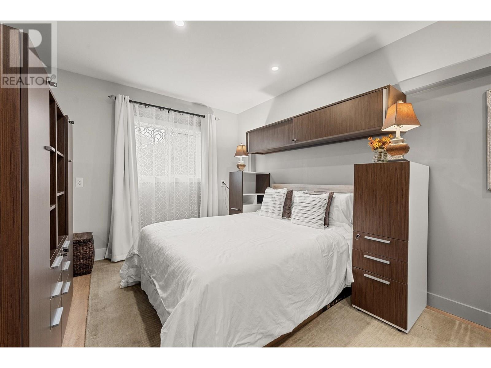 KELOWNA, British Columbia, V1X 5W5, CA, 3 Bedrooms Bedrooms, ,2 BathroomsBathrooms,Residential,For Sale,1950193