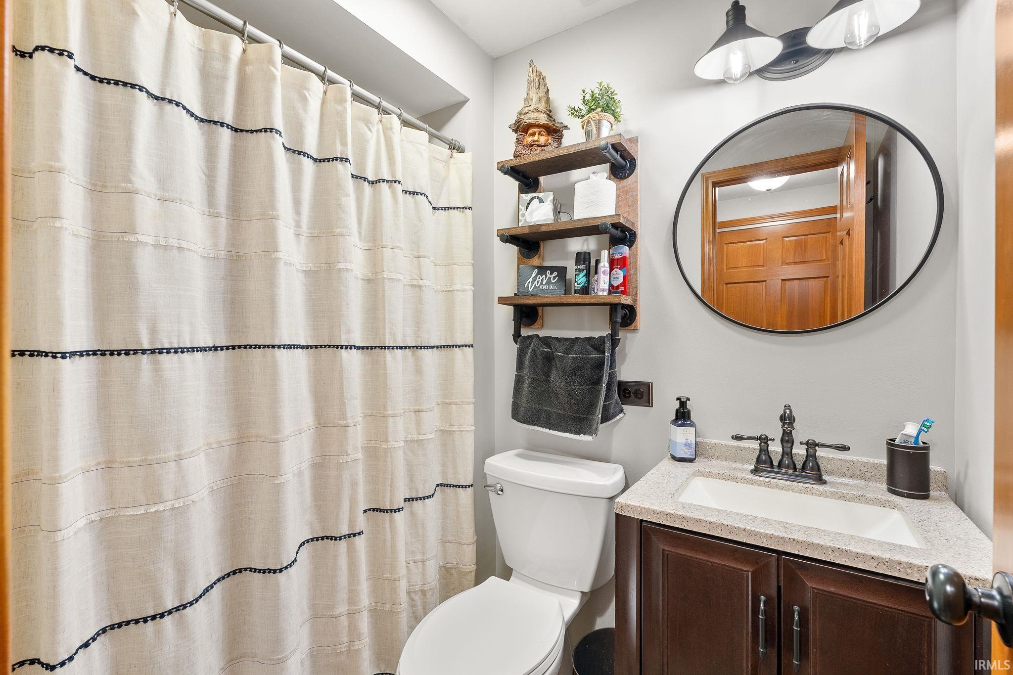 Angola, Indiana, 46703, United States, 3 Bedrooms Bedrooms, ,2 BathroomsBathrooms,Residential,For Sale,1992586