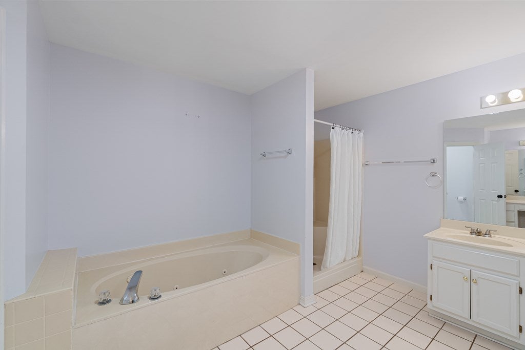 OXFORD, Mississippi, 38655, United States, 4 Bedrooms Bedrooms, ,3 BathroomsBathrooms,Residential,For Sale,1991795