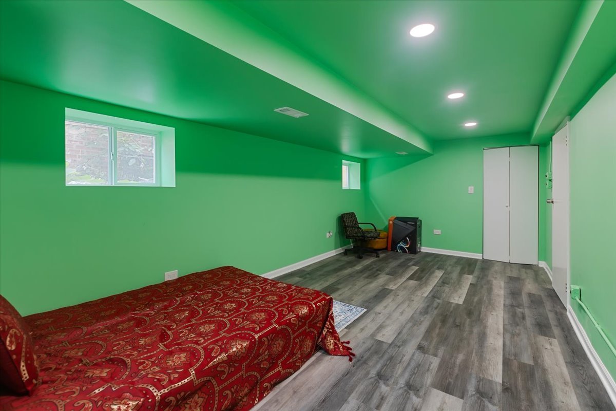 Chicago, Illinois, 60645, United States, 3 Bedrooms Bedrooms, ,3 BathroomsBathrooms,Residential,For Sale,1976245