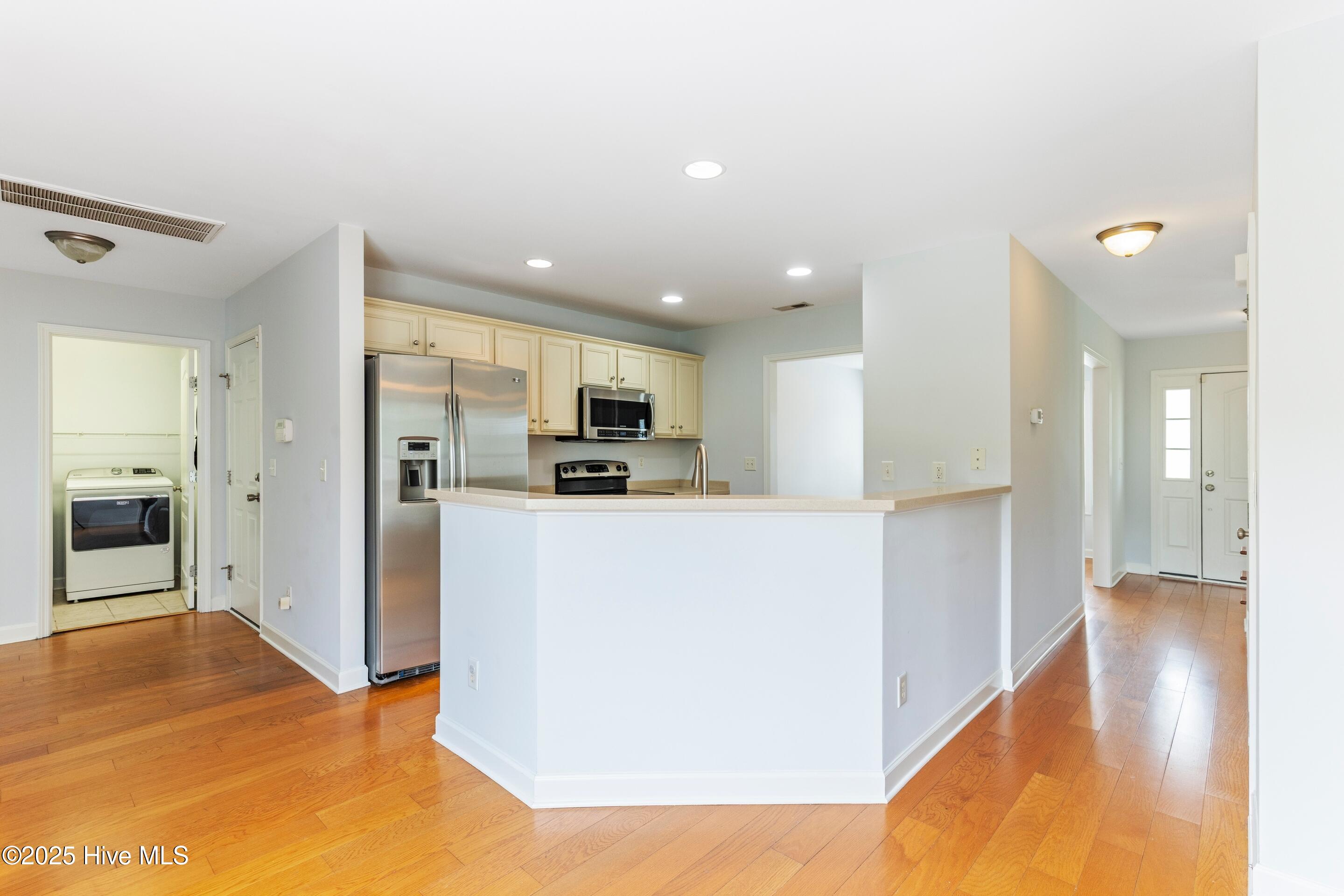 Wilmington, North Carolina, 28412, United States, 4 Bedrooms Bedrooms, ,3 BathroomsBathrooms,Residential,For Sale,1932044