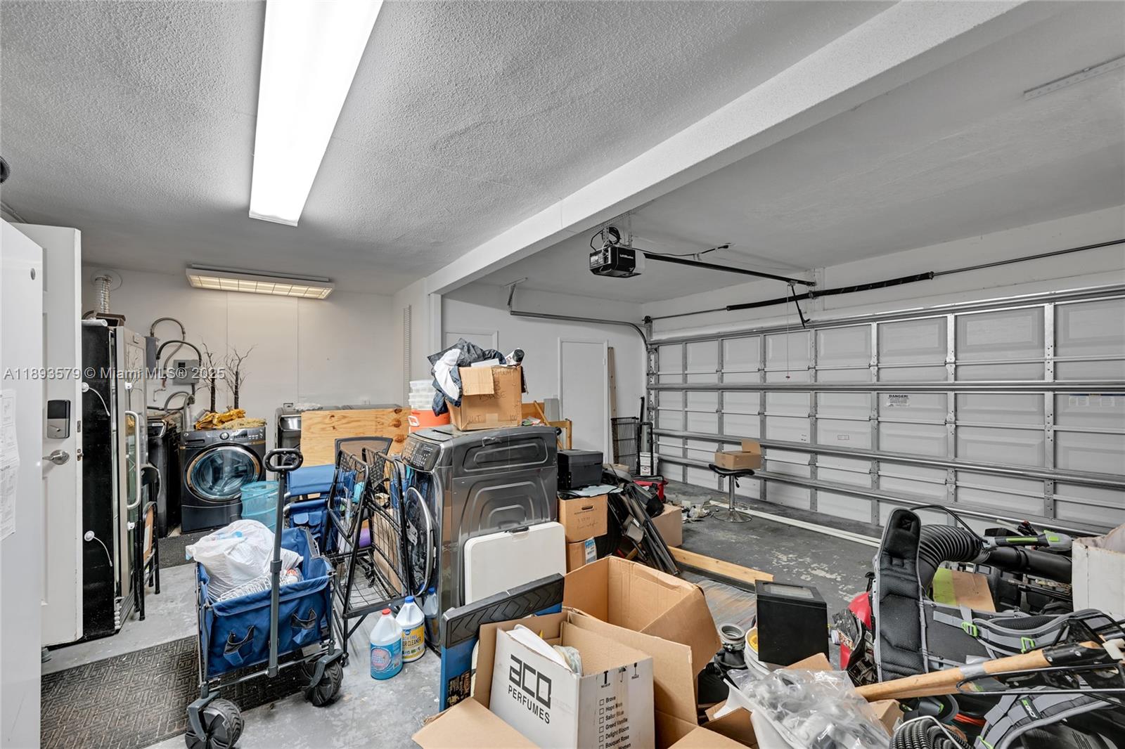 Miami Gardens, Florida, 33169, United States, 5 Bedrooms Bedrooms, ,2 BathroomsBathrooms,Residential,For Sale,1977274