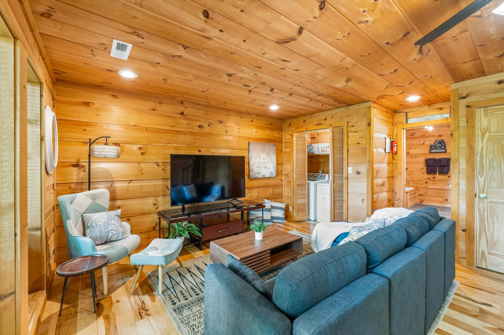 Sevierville, Tennessee, 37862, United States, 3 Bedrooms Bedrooms, ,3 BathroomsBathrooms,Residential,For Sale,1920301