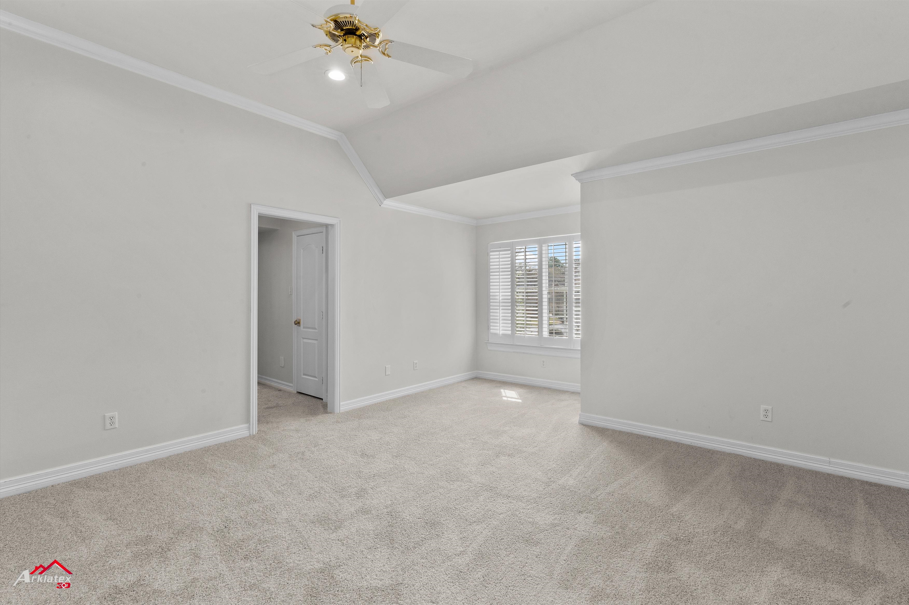 Henderson, Texas, 75703, United States, 5 Bedrooms Bedrooms, ,4 BathroomsBathrooms,Residential,For Sale,1934371