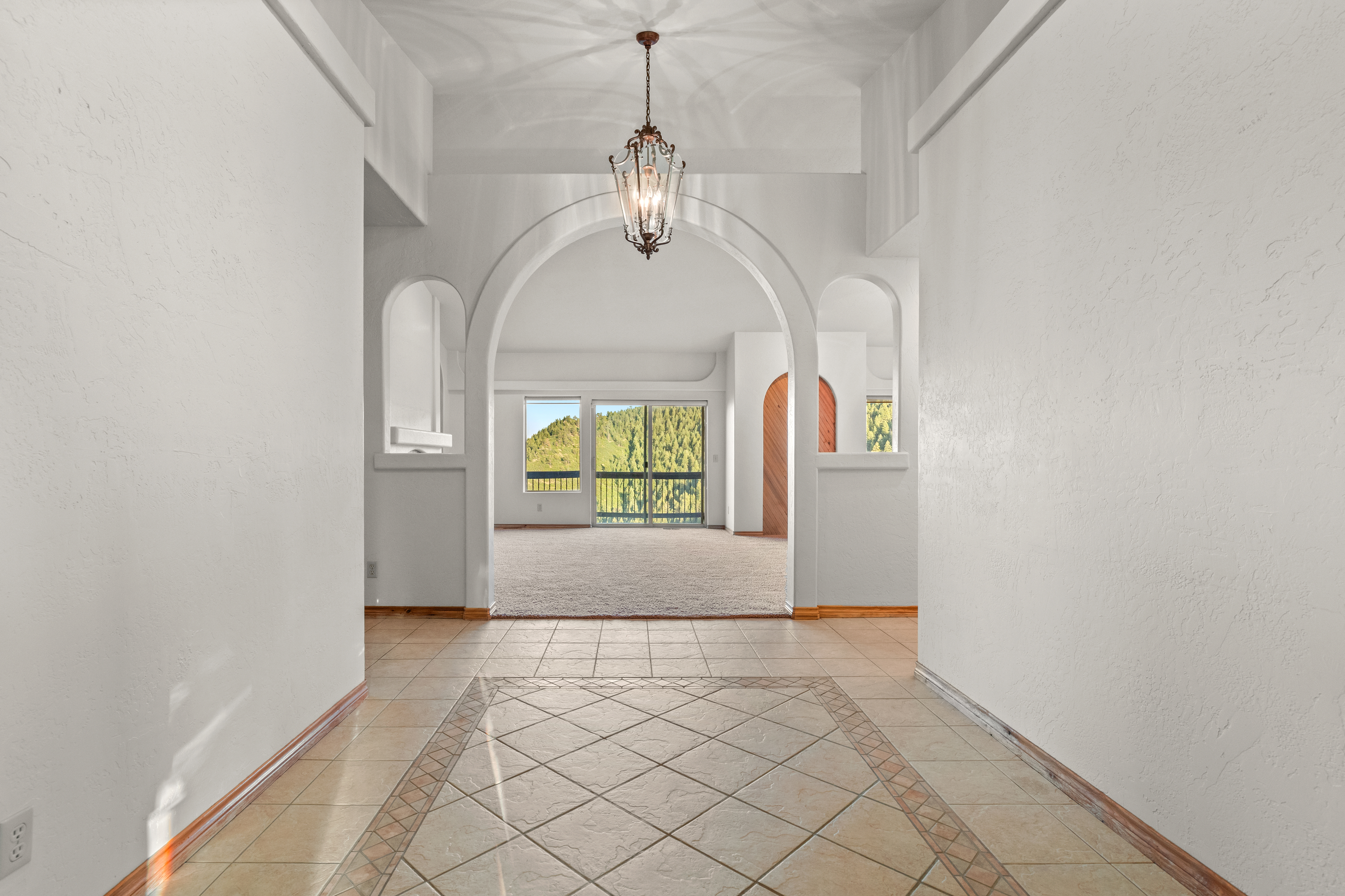  Rare 40-Acre Mountain Retreat with Panoramic Views & 11 Garages - 物件實景