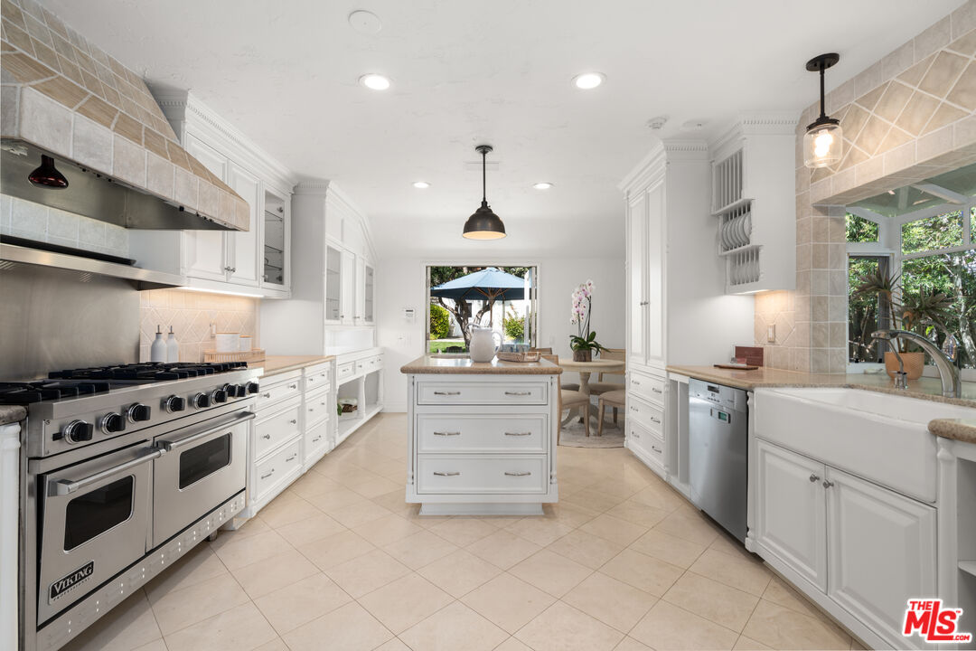 Malibu, California, 90265, United States, 5 Bedrooms Bedrooms, ,2 BathroomsBathrooms,Residential,For Sale,1752333