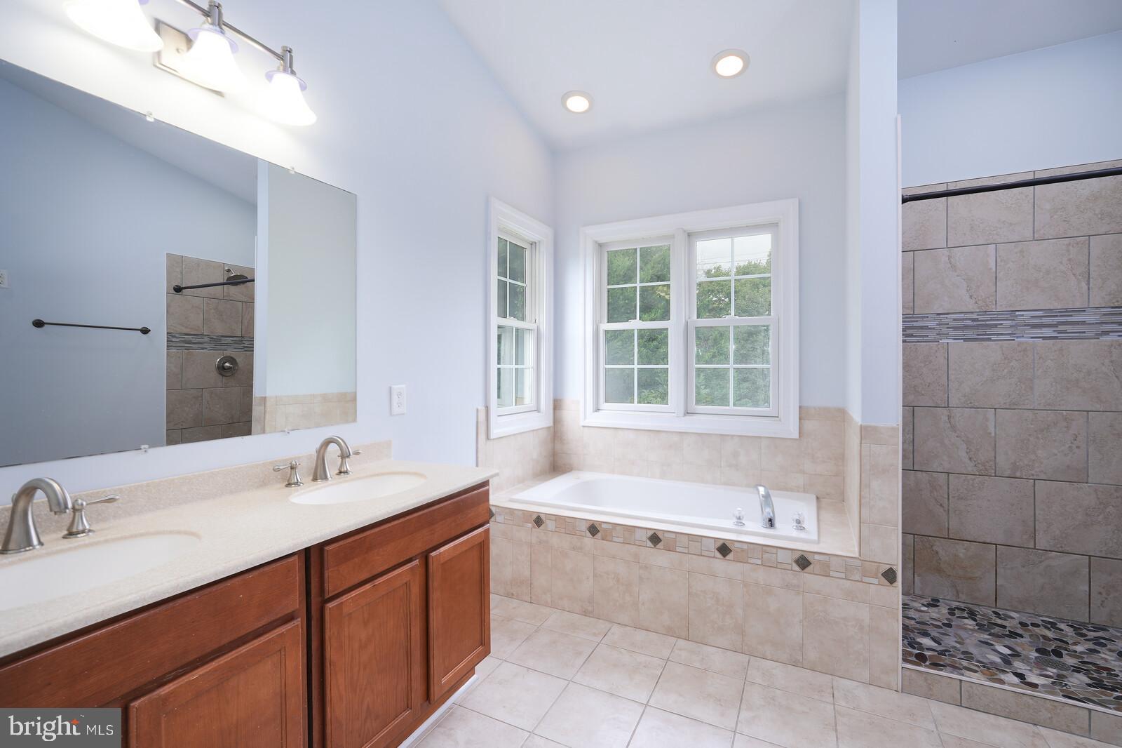 Linthicum Heights, Maryland, 21090, United States, 3 Bedrooms Bedrooms, ,3 BathroomsBathrooms,Residential,For Sale,2005219