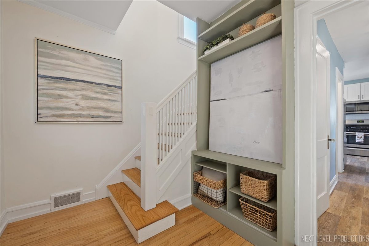 Riverside, Illinois, 60546, United States, 3 Bedrooms Bedrooms, ,3 BathroomsBathrooms,Residential,For Sale,1988558