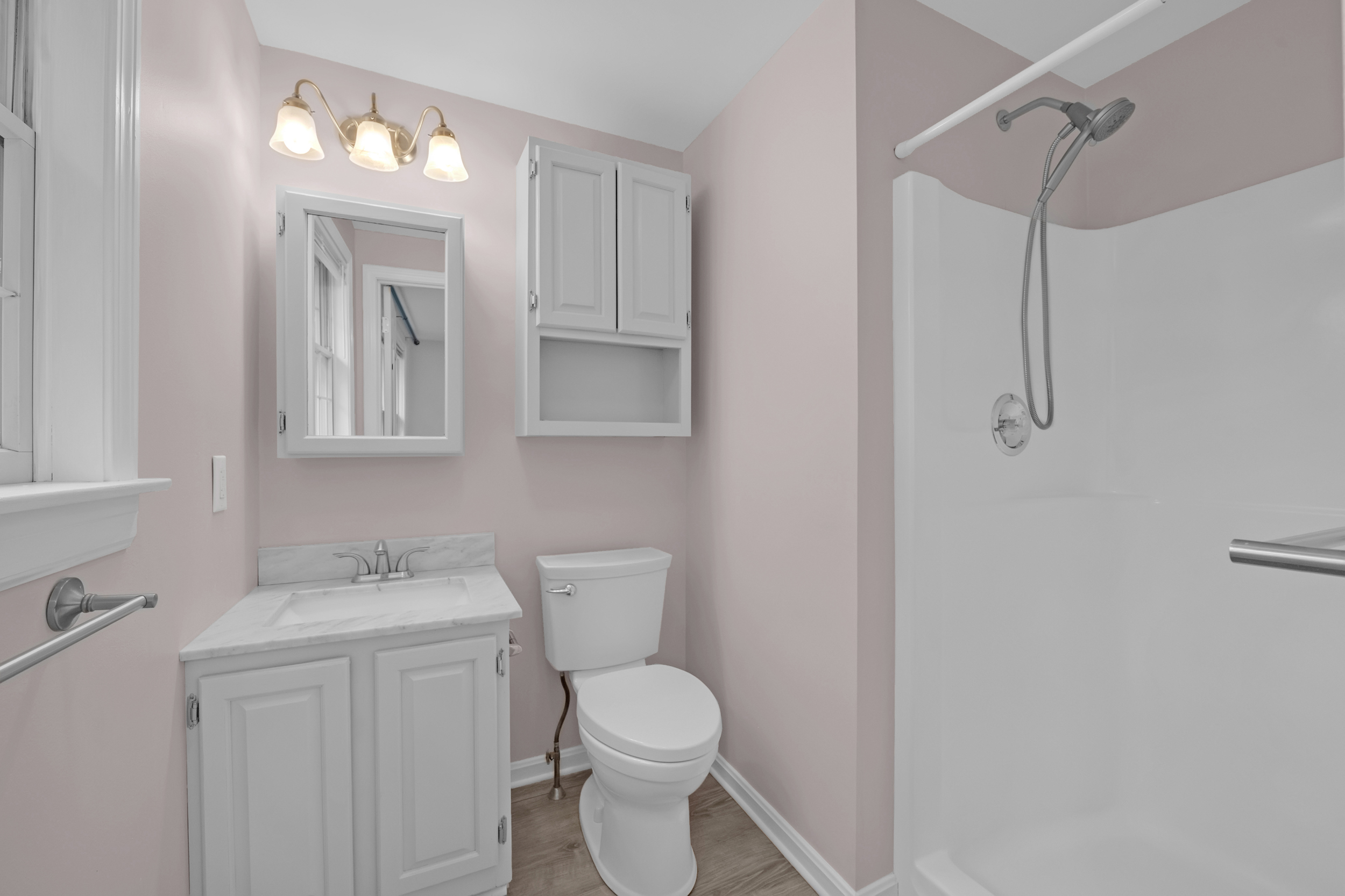 Wakefield, Massachusetts, 01880, United States, 4 Bedrooms Bedrooms, ,3 BathroomsBathrooms,Residential,For Sale,1978637