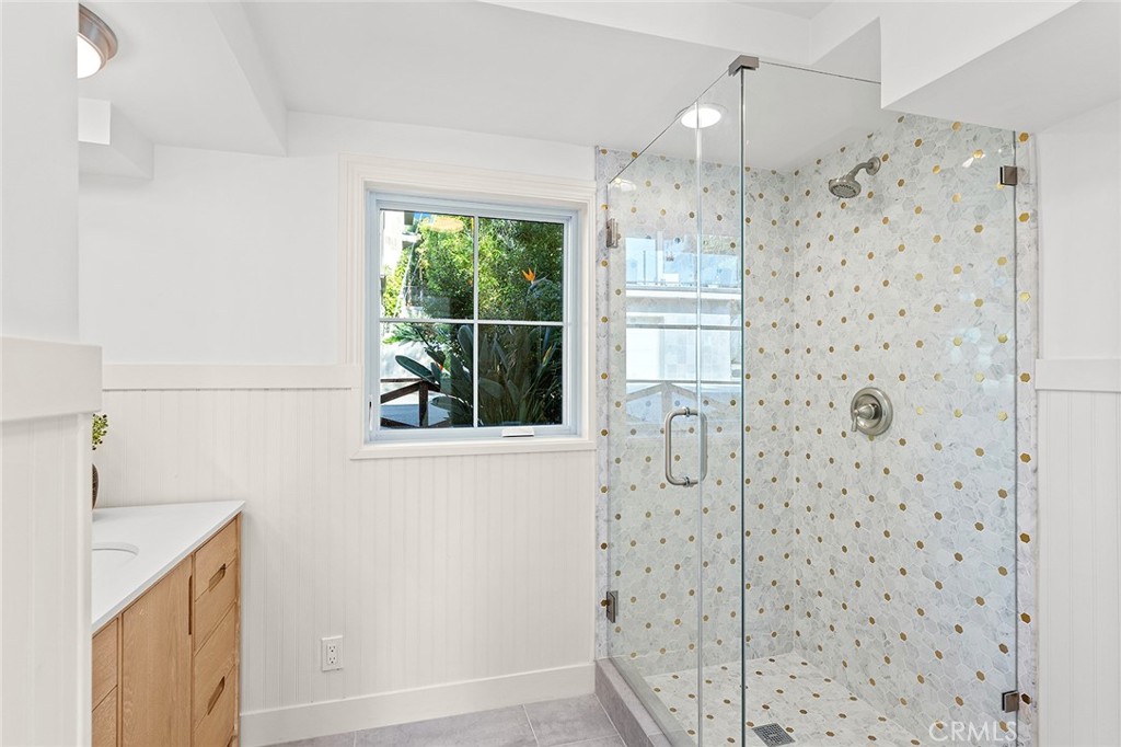 Laguna Beach, California, 92651, United States, 3 Bedrooms Bedrooms, ,2 BathroomsBathrooms,Residential,For Sale,1985330