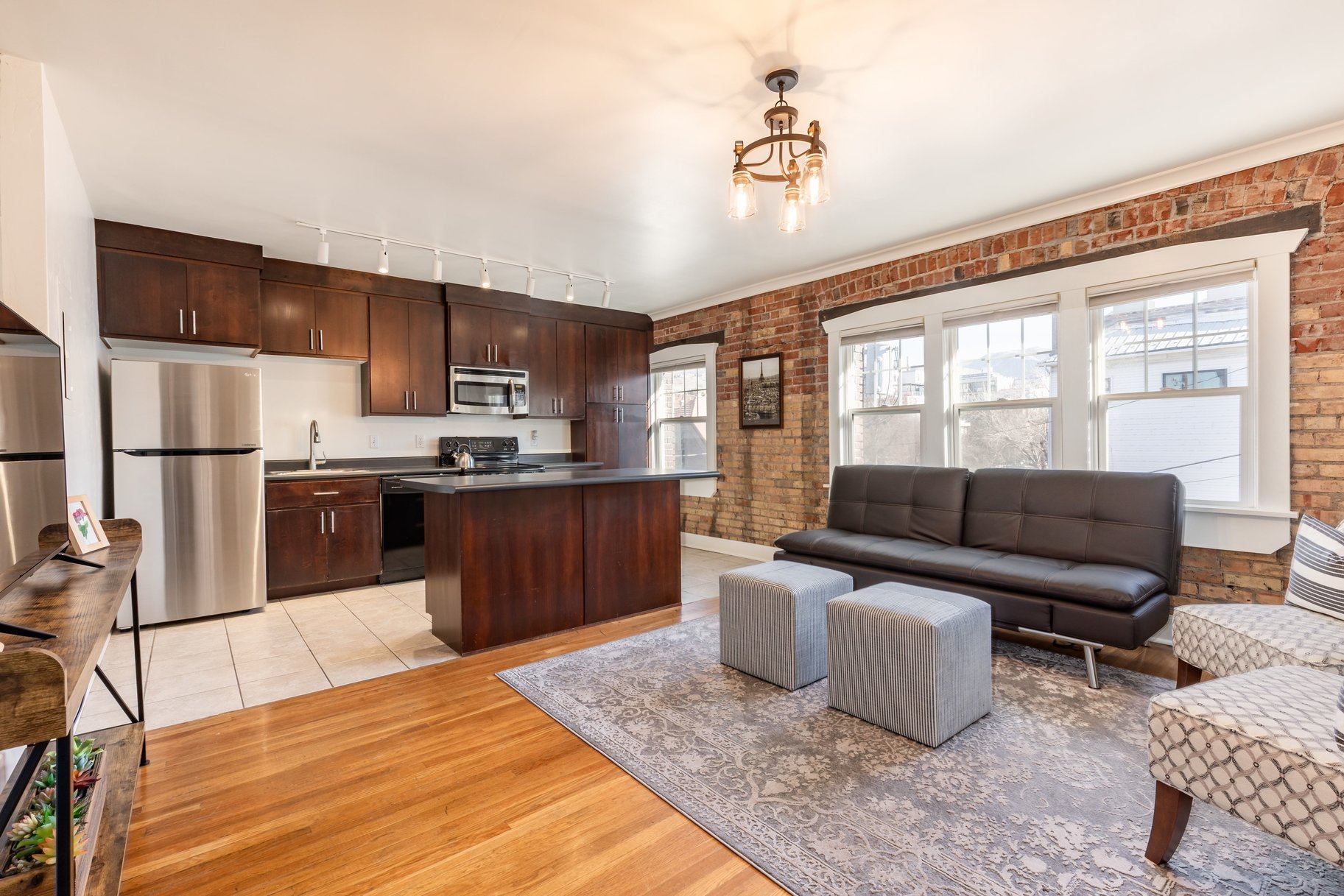  Charming Top Floor Condo Unit in Historic Downtown Building - 物件實景