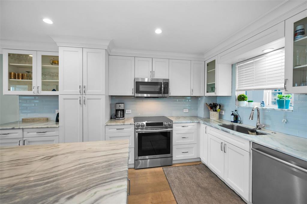 St Petersburg, Florida, 33704, United States, 2 Bedrooms Bedrooms, ,2 BathroomsBathrooms,Residential,For Sale,1989115