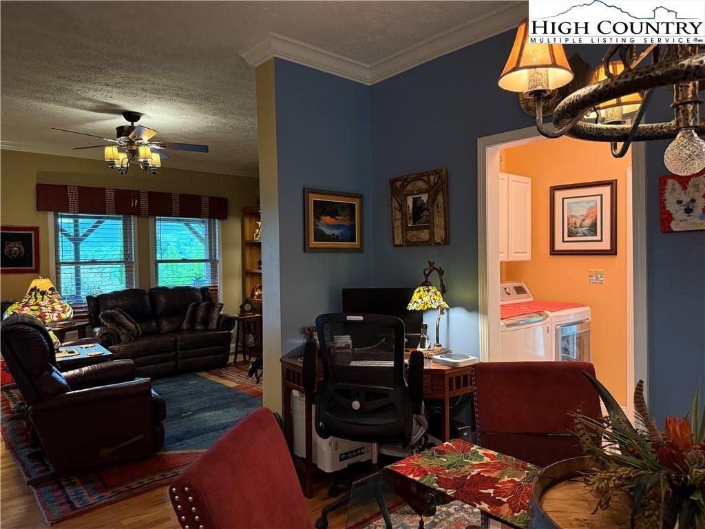 Elk Park, North Carolina, 28622, United States, 3 Bedrooms Bedrooms, ,3 BathroomsBathrooms,Residential,For Sale,1984406