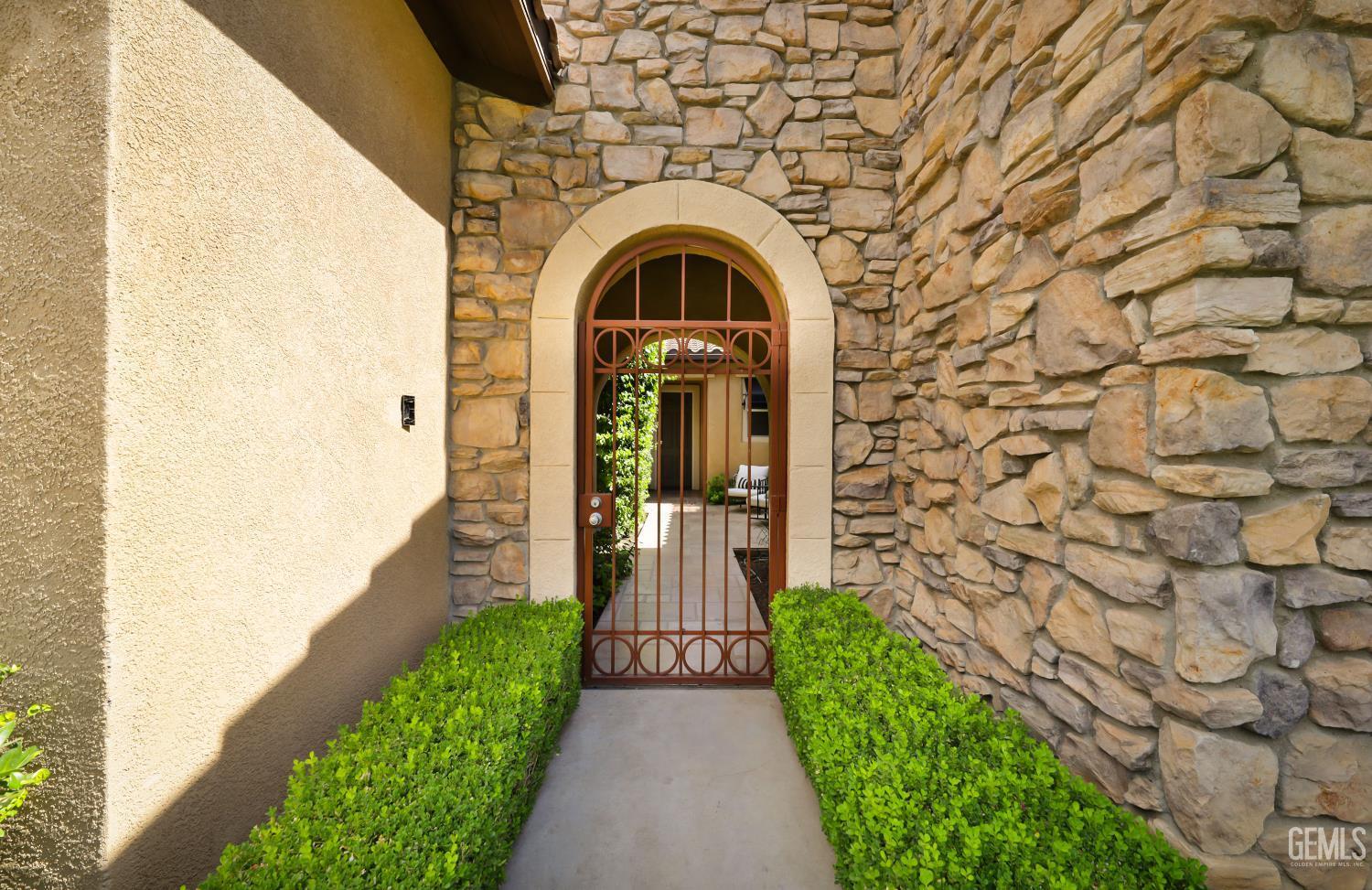 Bakersfield, California, 93312, United States, 3 Bedrooms Bedrooms, ,2 BathroomsBathrooms,Residential,For Sale,1987414