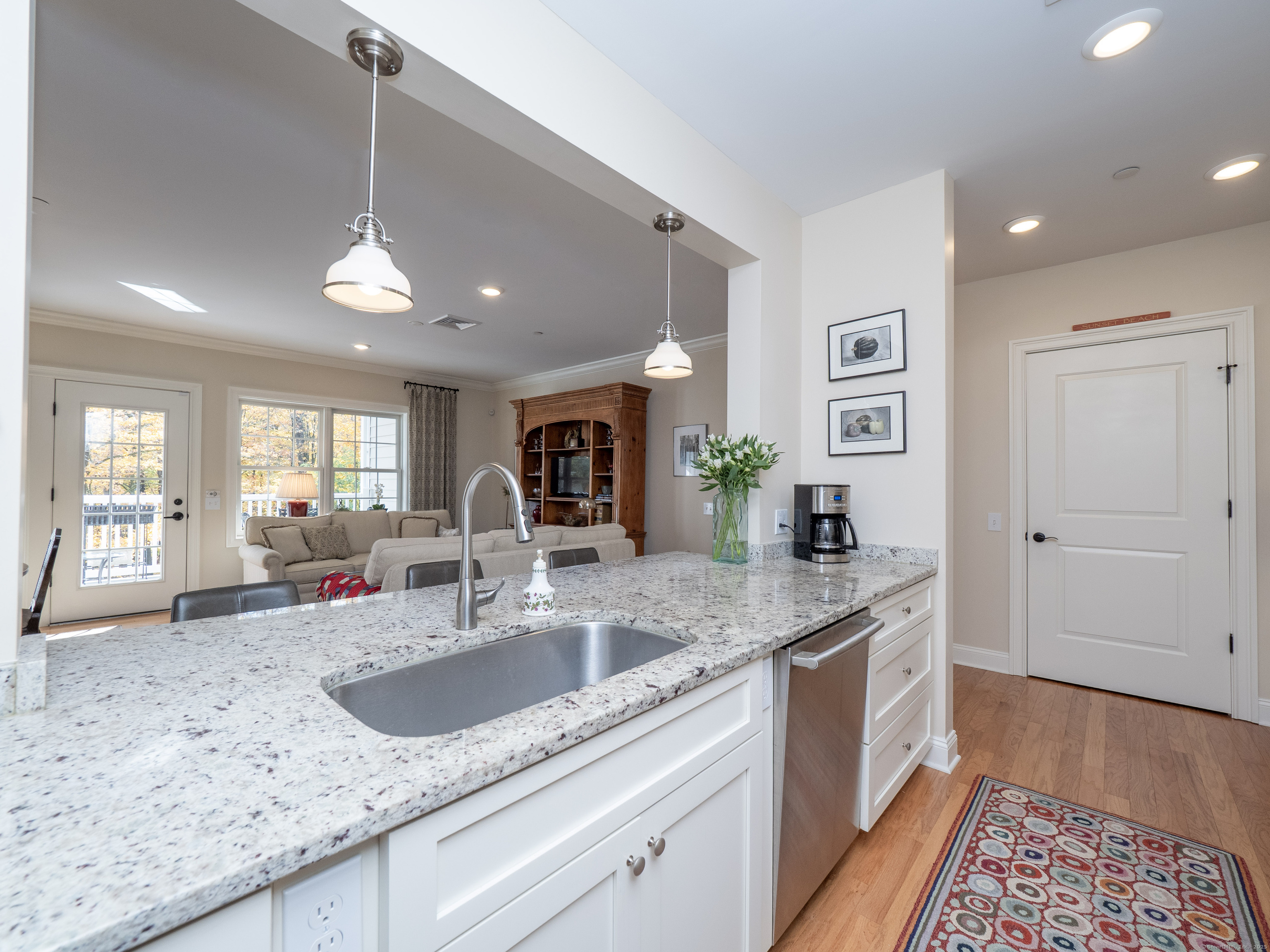 Ridgefield, Connecticut, 06877, United States, 2 Bedrooms Bedrooms, ,2 BathroomsBathrooms,Residential,For Sale,1989148