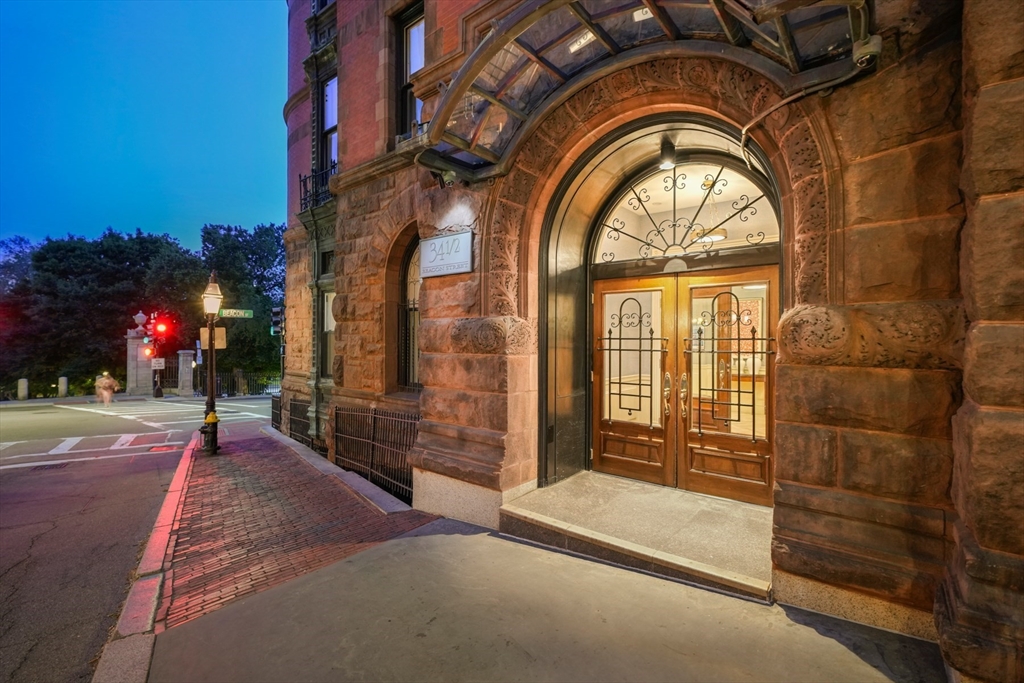 Boston, Massachusetts, 02108, United States, 5 Bedrooms Bedrooms, ,8 BathroomsBathrooms,Residential,For Sale,2002137