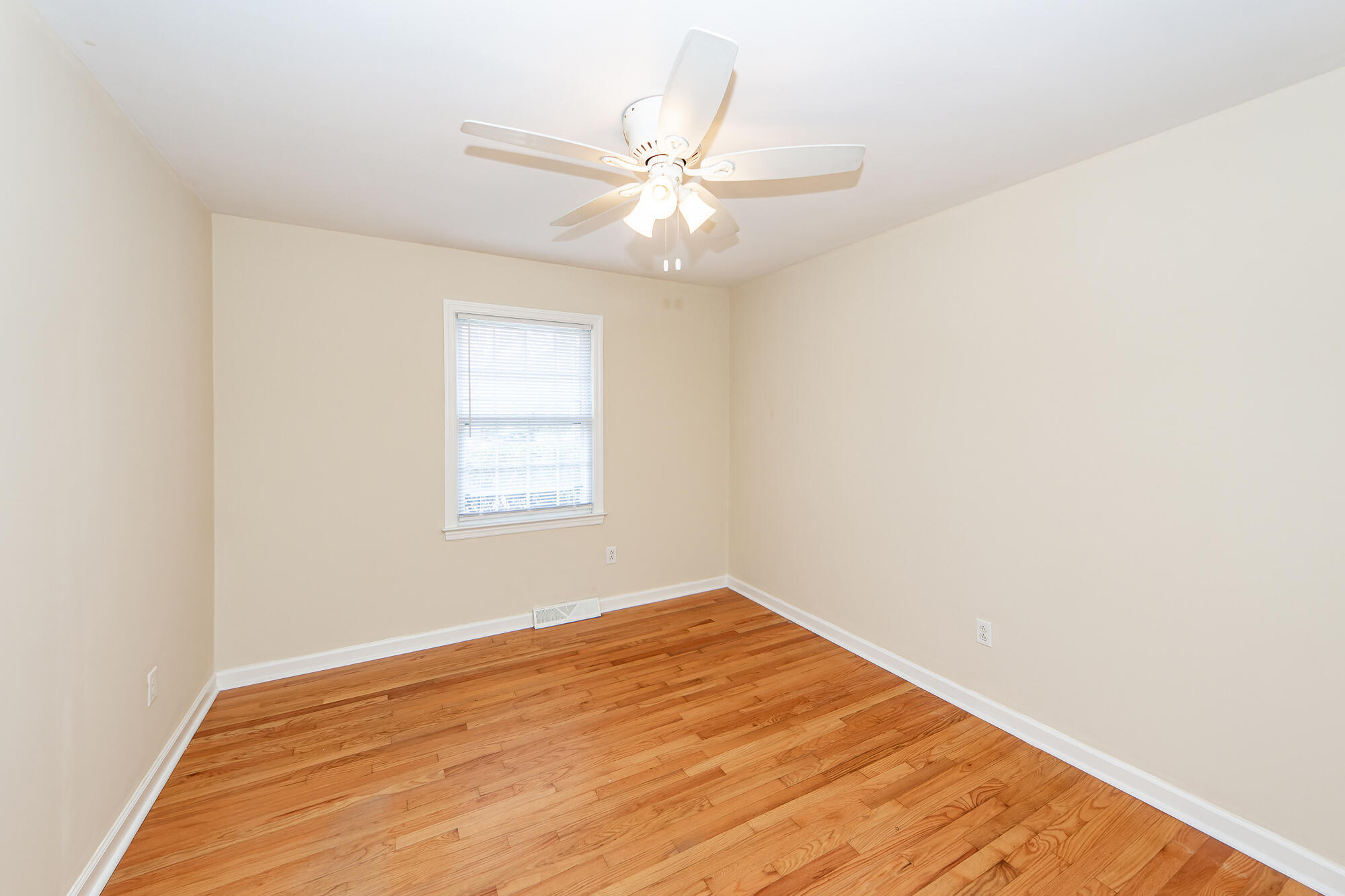 Charleston, South Carolina, 29407, United States, 3 Bedrooms Bedrooms, ,2 BathroomsBathrooms,Residential,For Sale,1738959