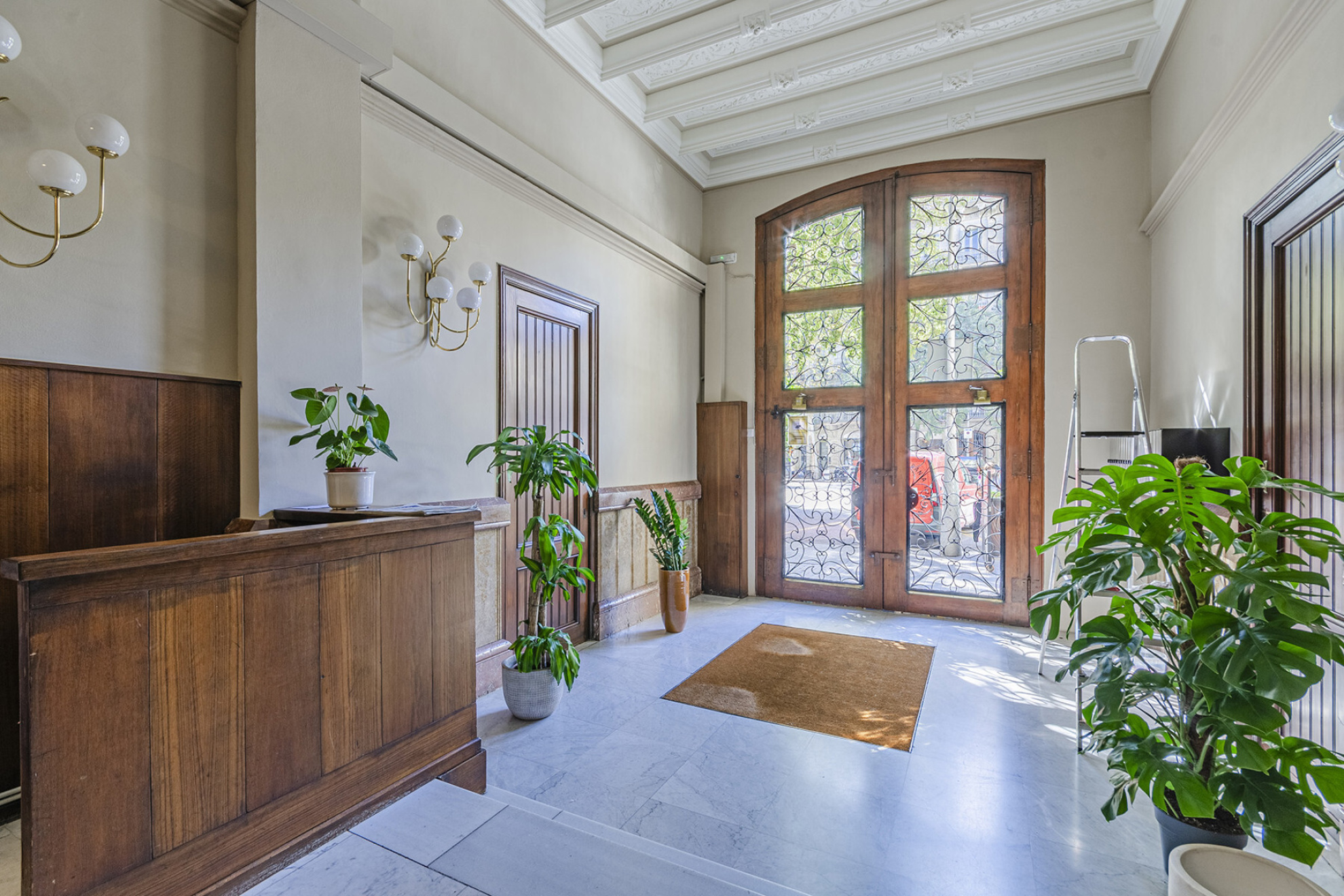  Stunning renovated property with panoramic views and abundant natural light - 物件實景
