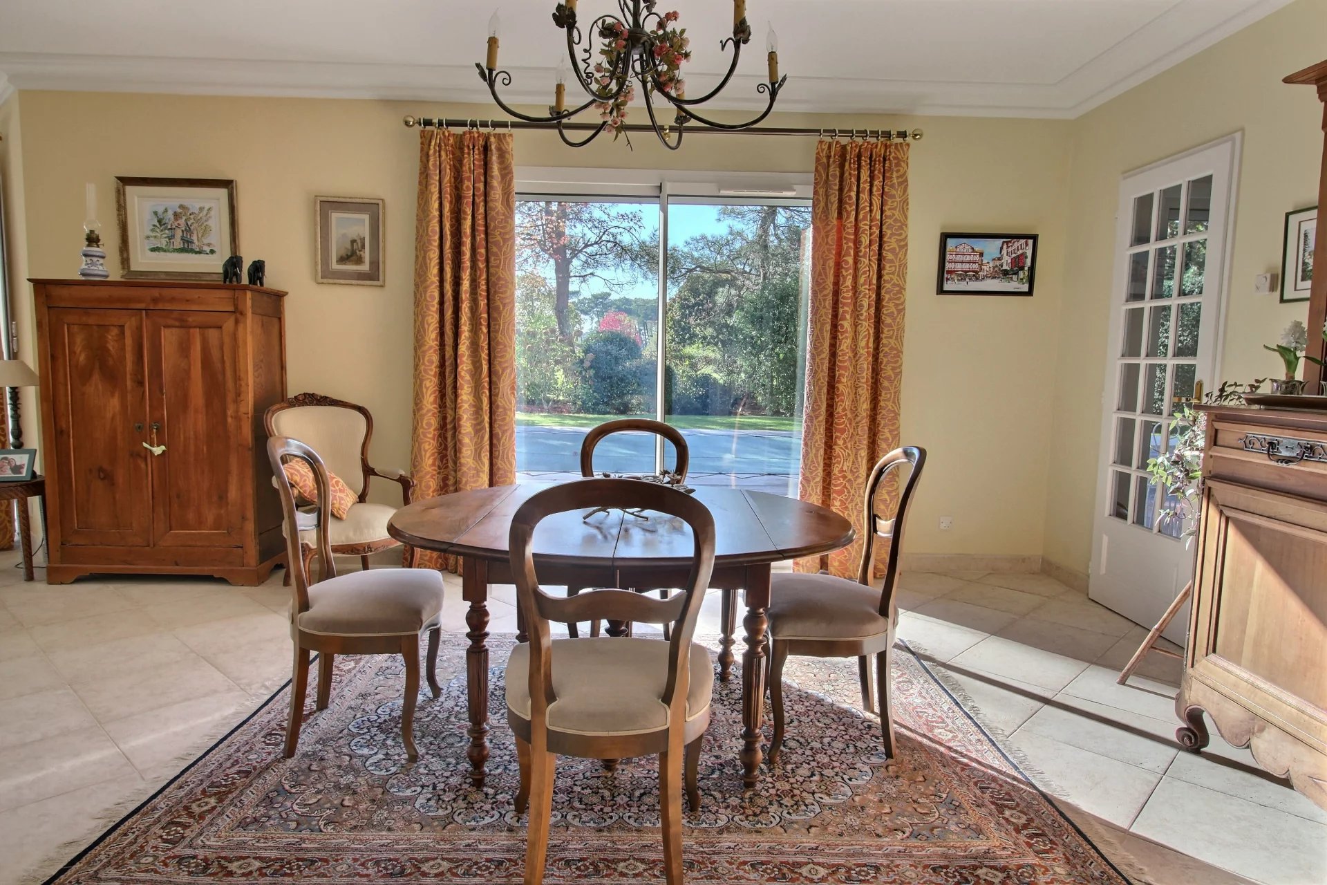 Gujan-Mestras, Aquitaine, 33470, FR, 4 Bedrooms Bedrooms, ,3 BathroomsBathrooms,Residential,For Sale,1270946